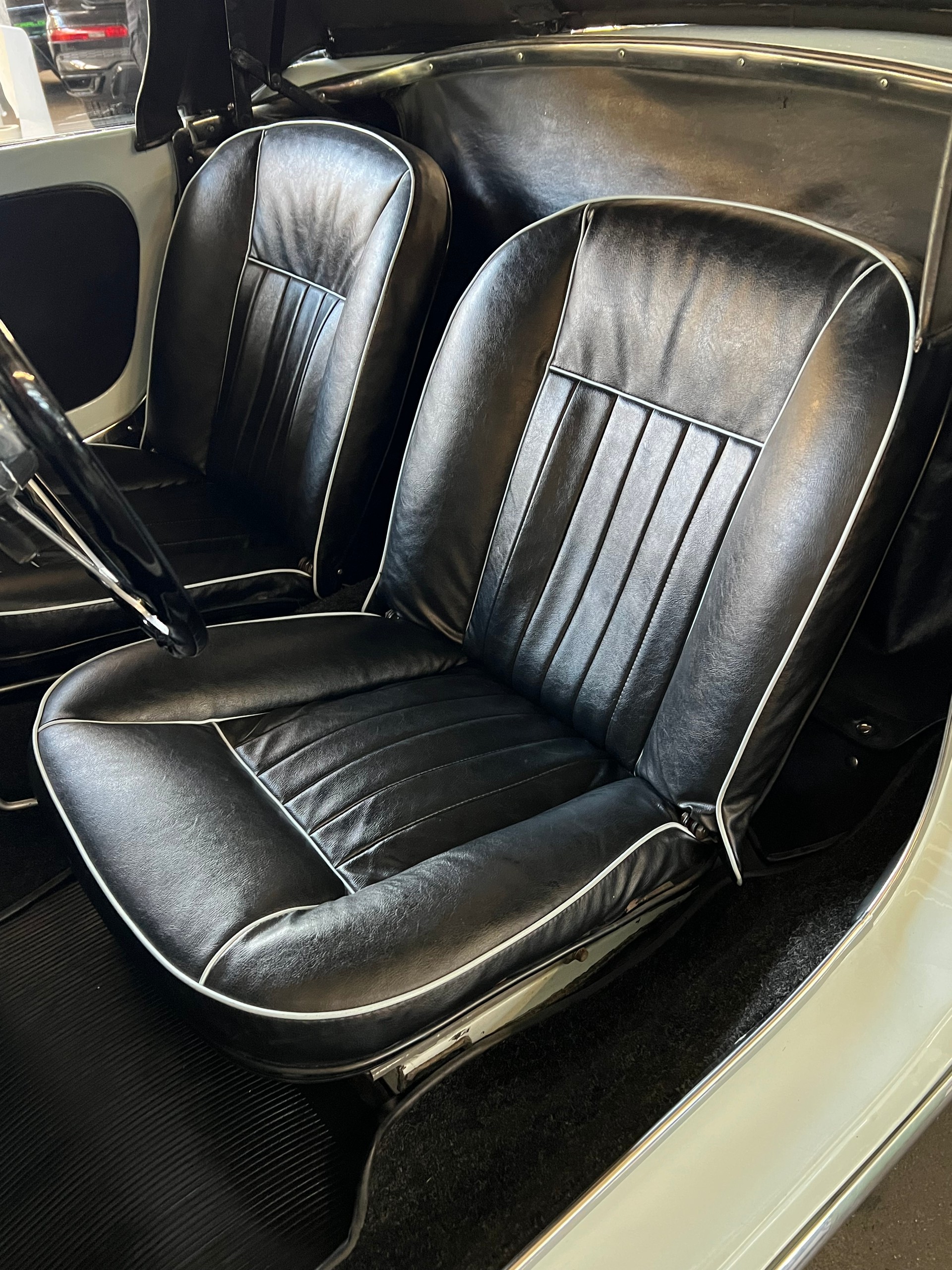 ALFA ROMEO Giulia 1600 Spider Veteran-image-8
