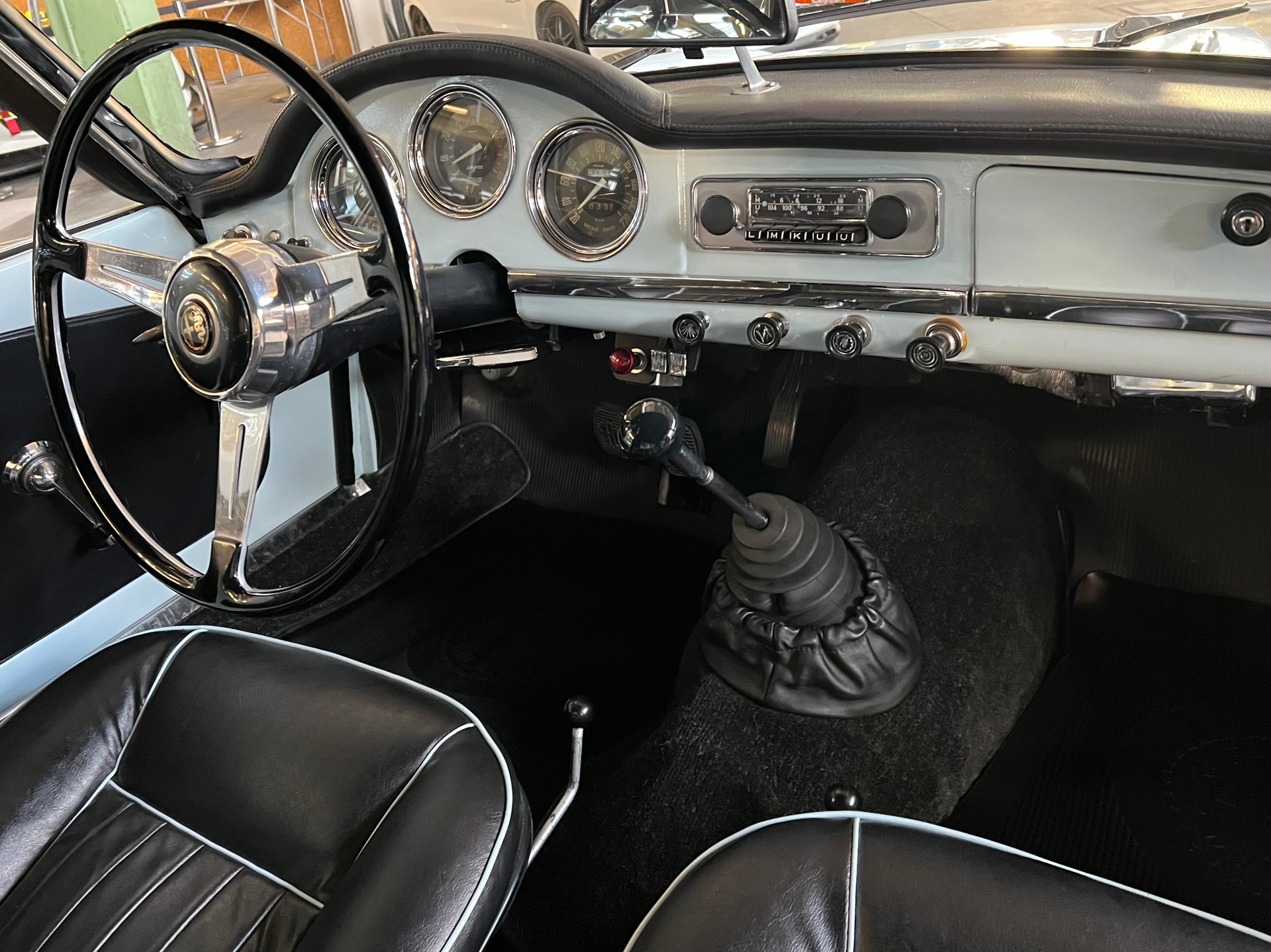ALFA ROMEO Giulia 1600 Spider Veteran-image-19