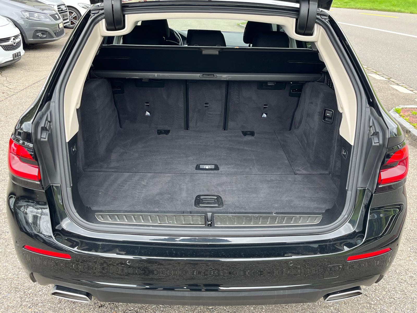 BMW 520d xDrive 48V Touring Steptronic-image-24