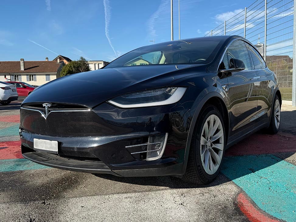 TESLA Model X 90 D-image-1