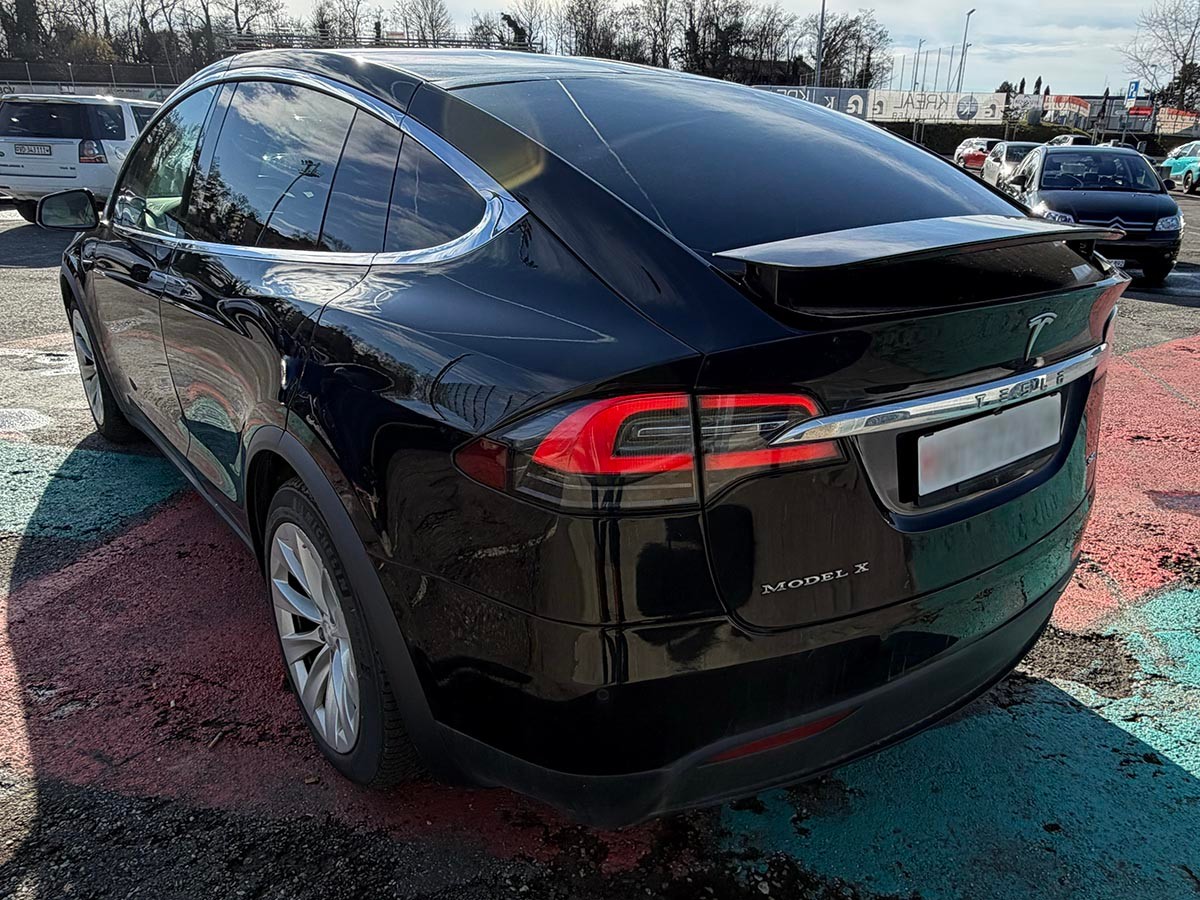 TESLA Model X 90 D-image-6