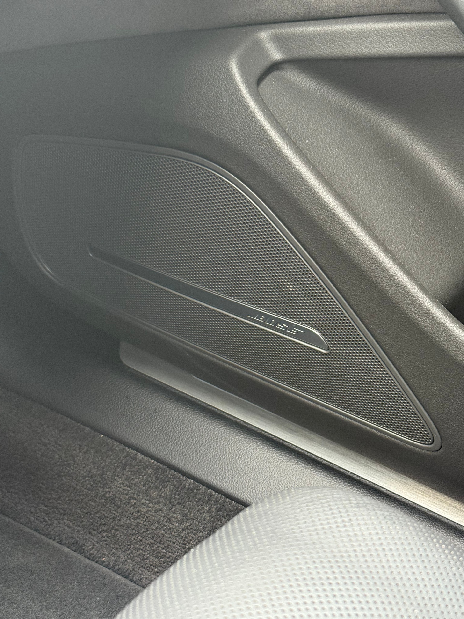 AUDI S8 4.0 TFSI V8 quattro tiptronic-image-18