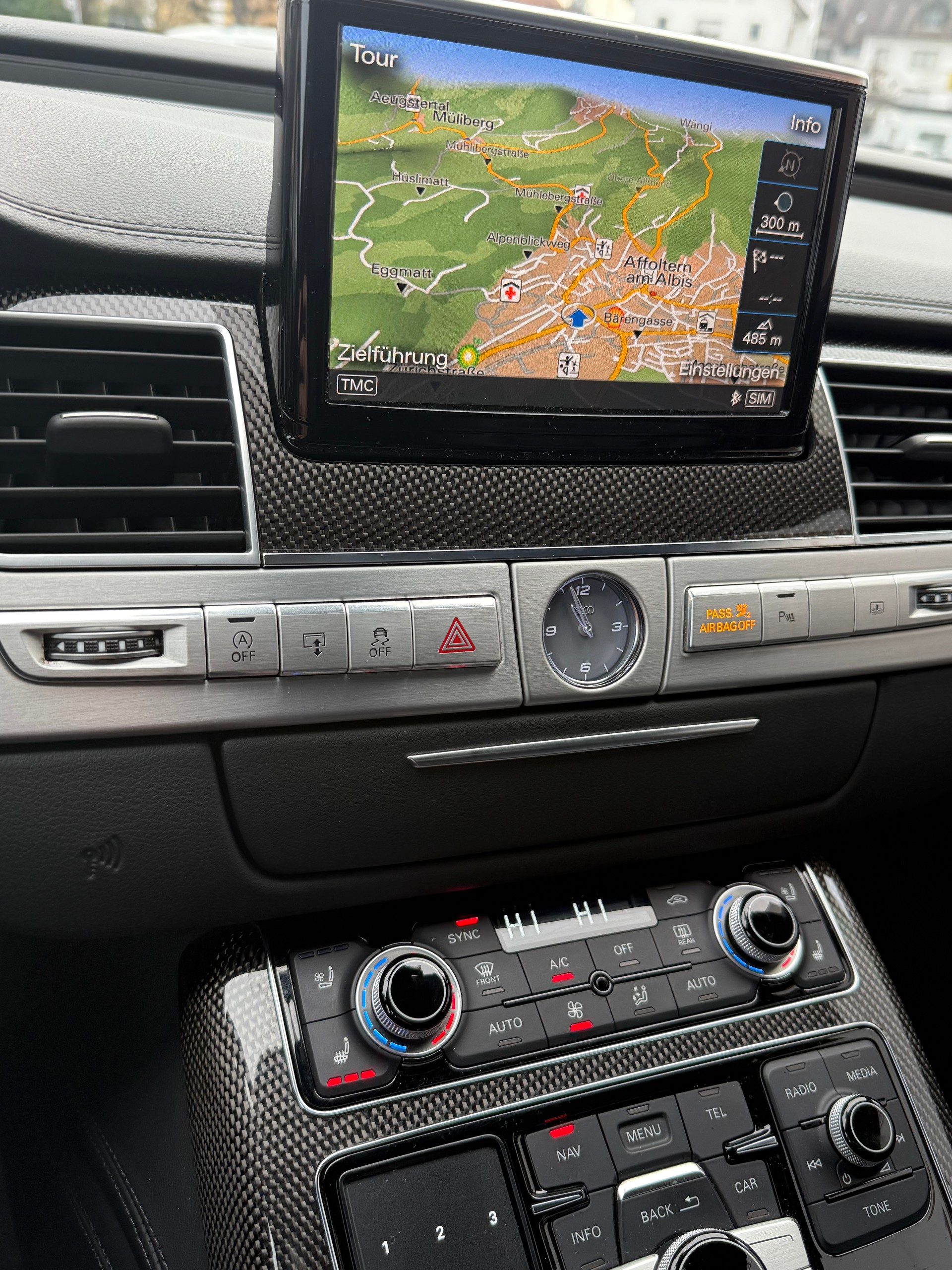 AUDI S8 4.0 TFSI V8 quattro tiptronic-image-13