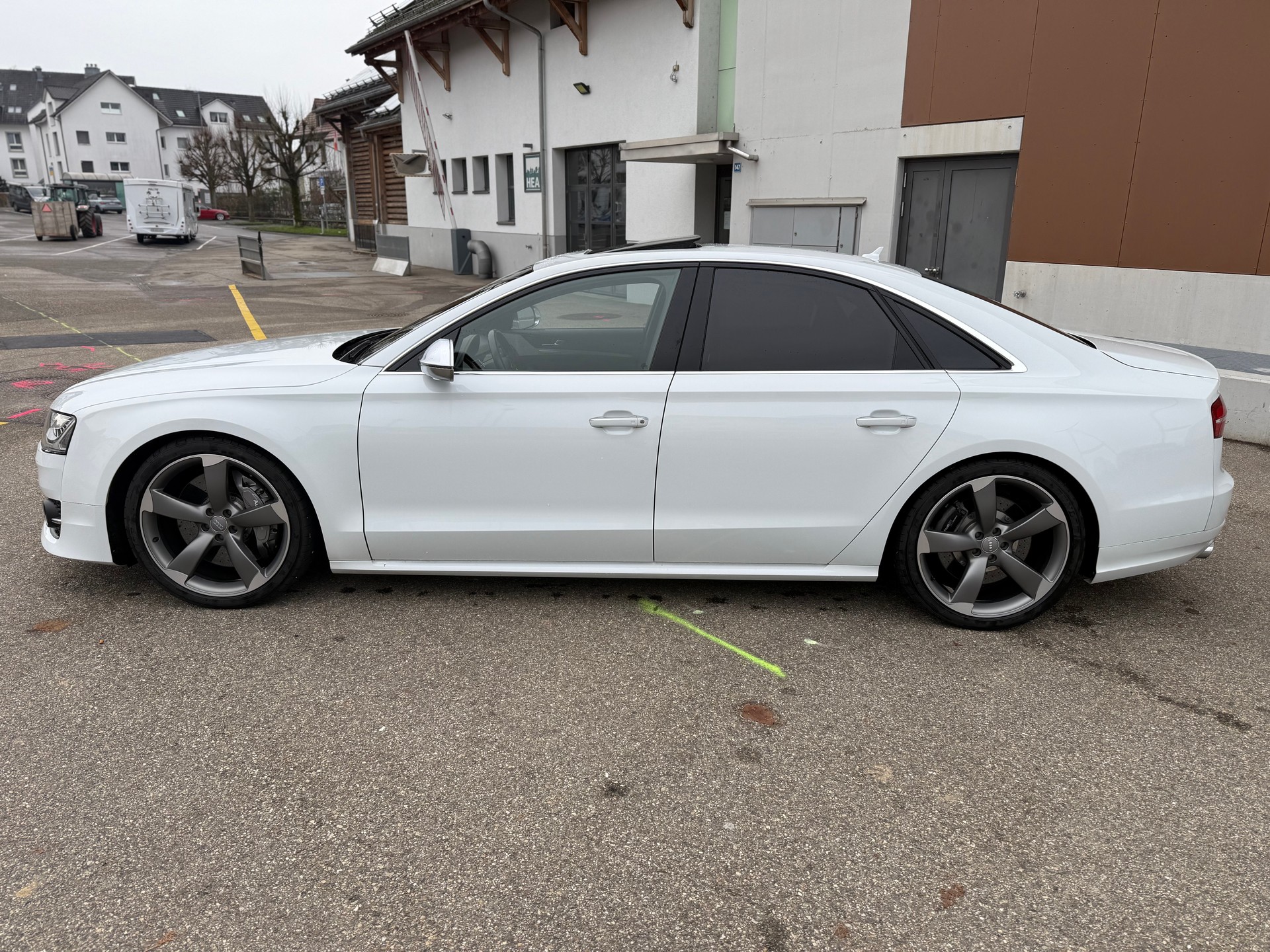 AUDI S8 4.0 TFSI V8 quattro tiptronic-image-7