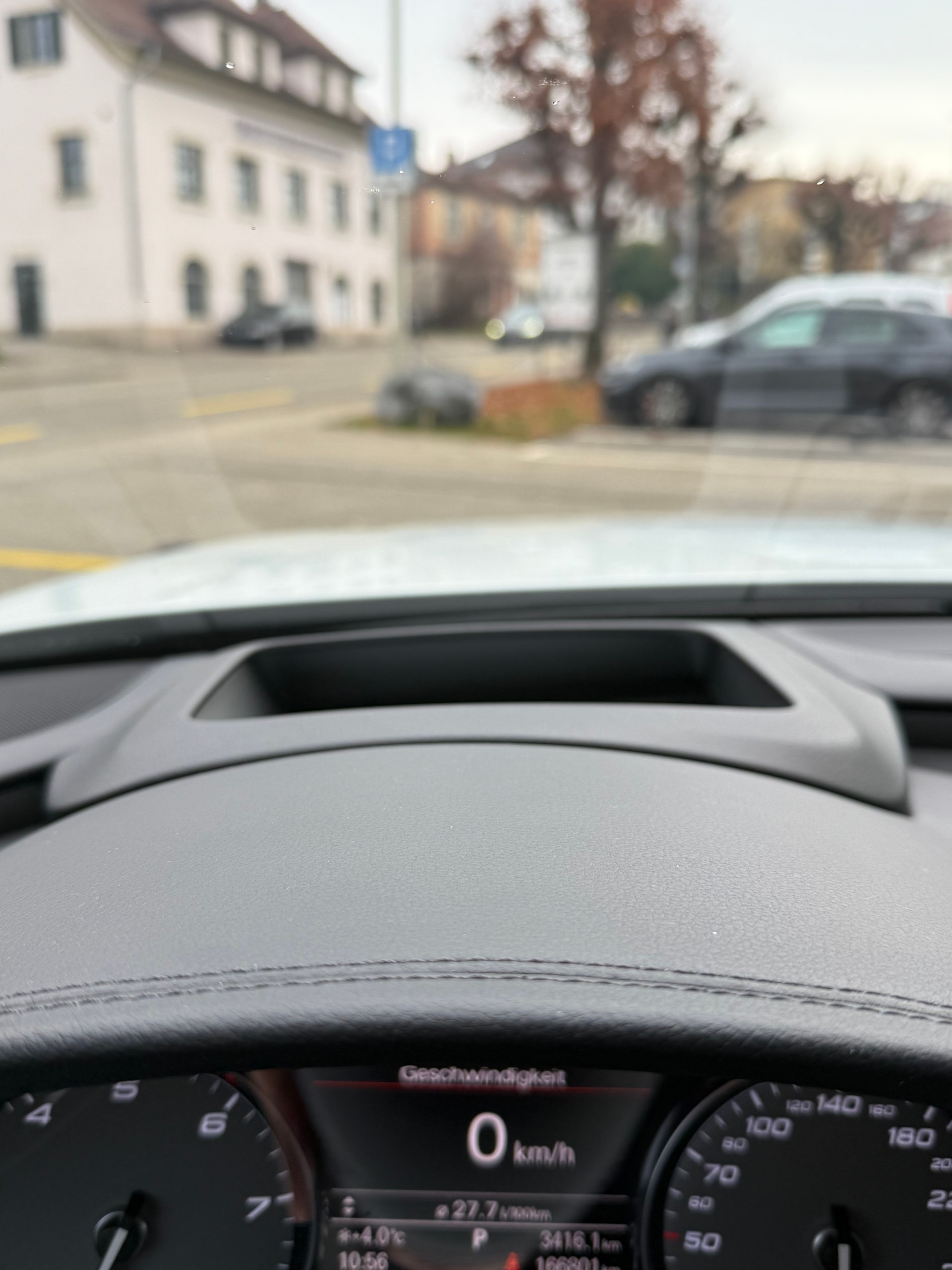 AUDI S8 4.0 TFSI V8 quattro tiptronic-image-12