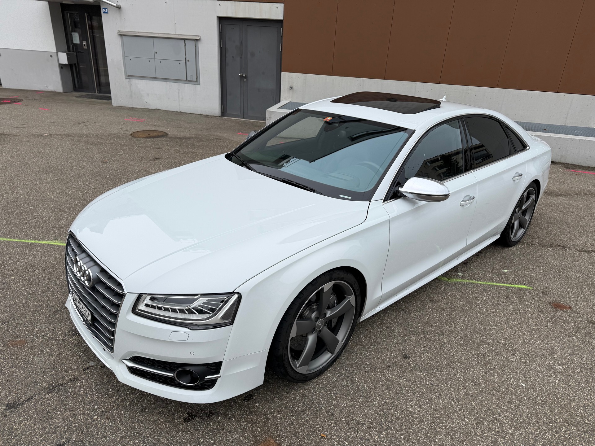 AUDI S8 4.0 TFSI V8 quattro tiptronic-image-8