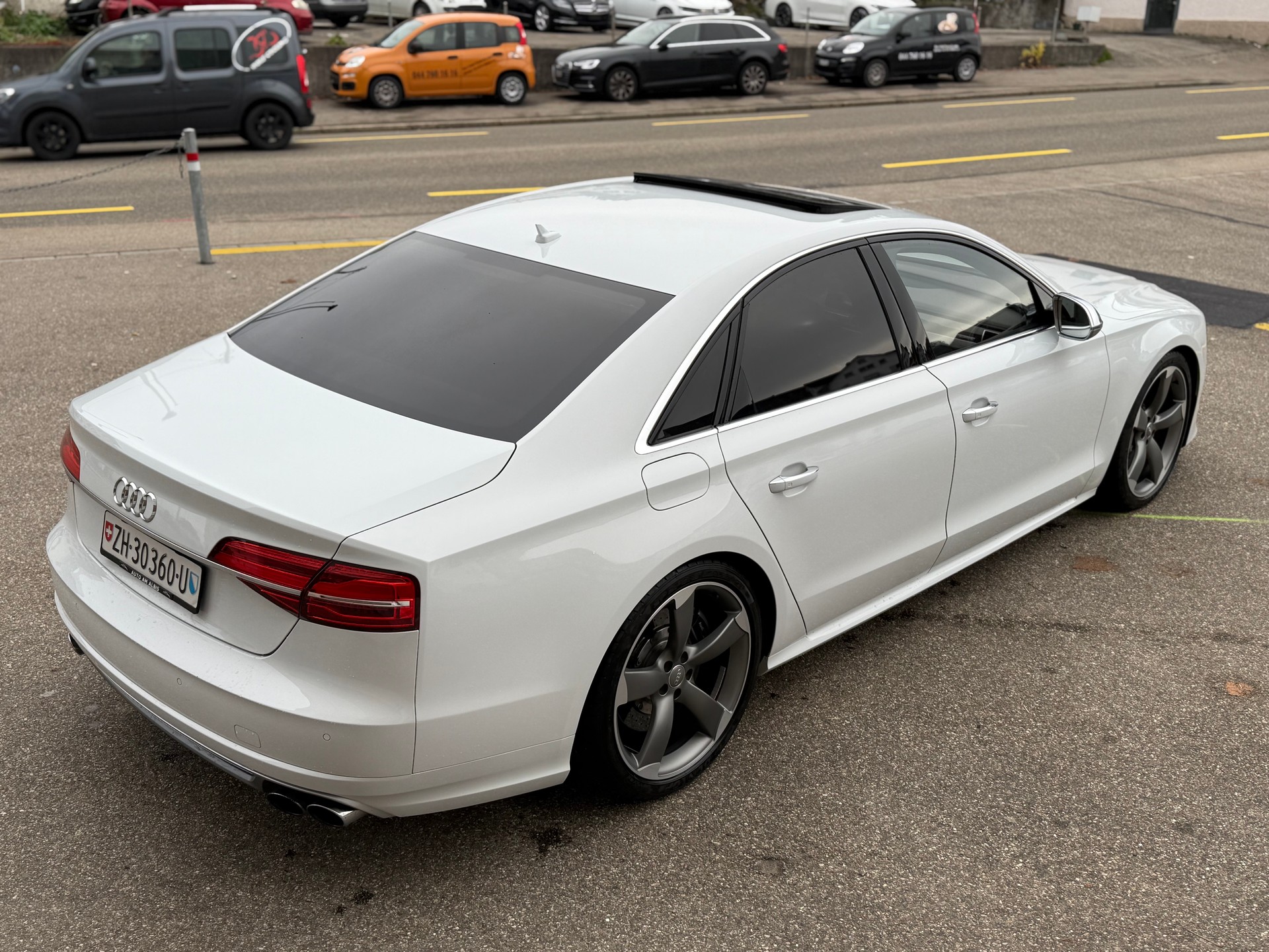 AUDI S8 4.0 TFSI V8 quattro tiptronic-image-4