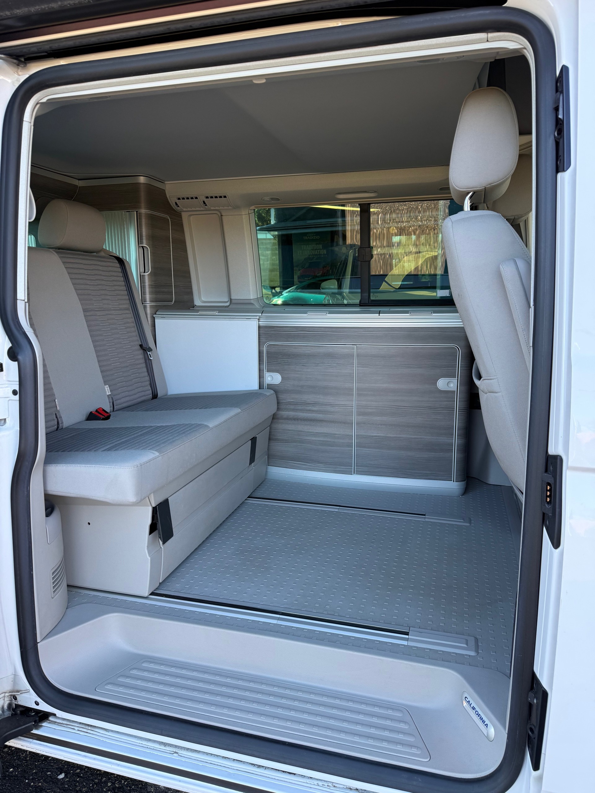 VW T6 California 2.0 TDI Ocean DSG-image-8