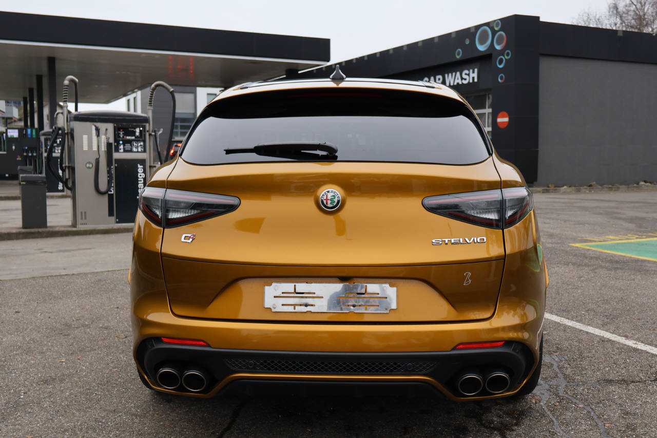 ALFA ROMEO Stelvio 2.9 V6 Biturbo Q4 Quadrifoglio Performante Sky-image-3