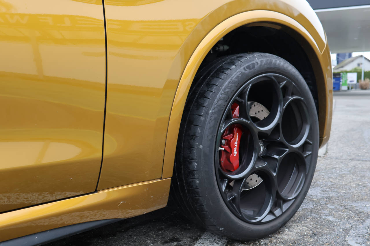 ALFA ROMEO Stelvio 2.9 V6 Biturbo Q4 Quadrifoglio Performante Sky-image-8