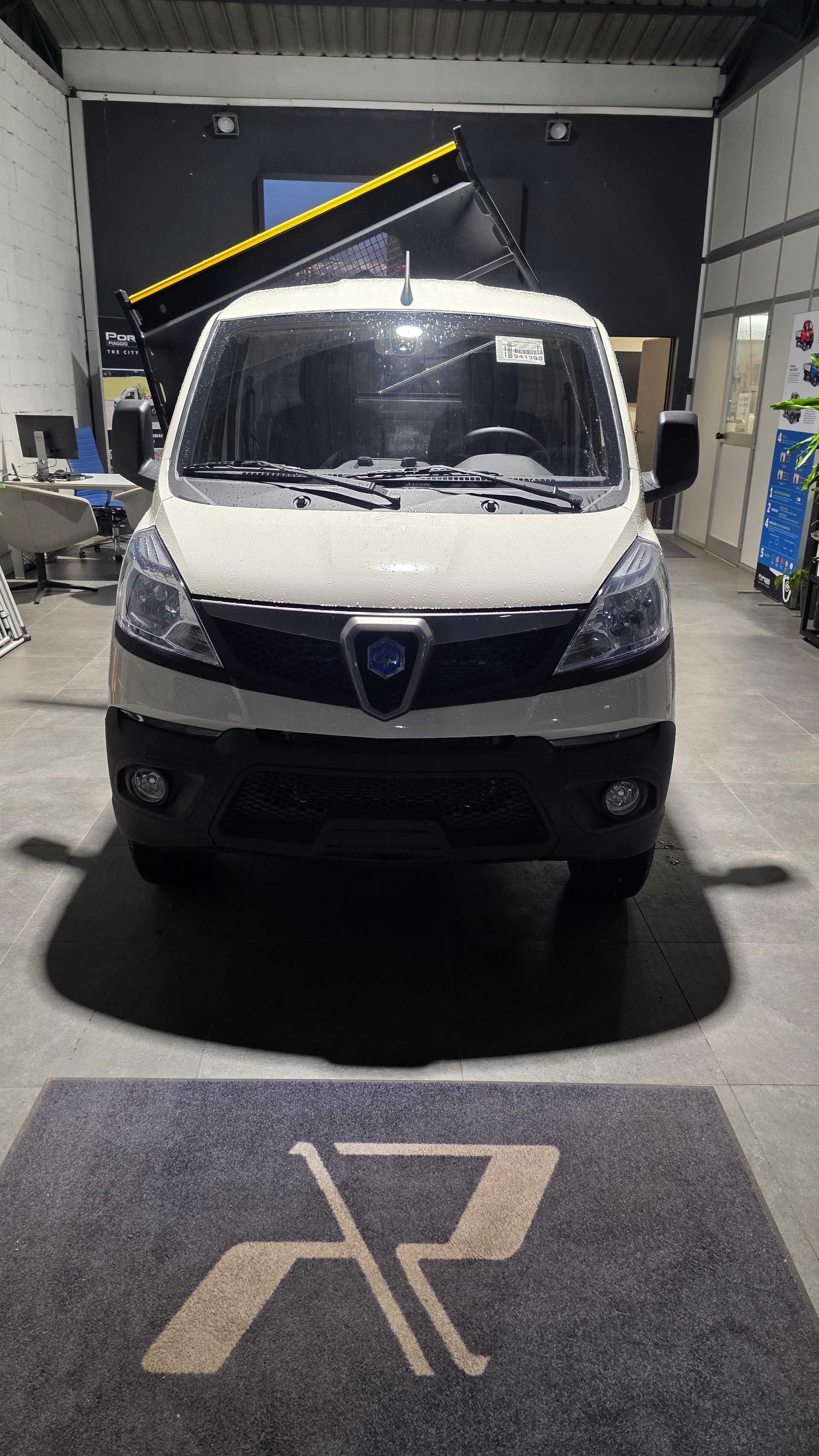 PIAGGIO Porter NP6 1.5 CNG Short Range Pro-image-2