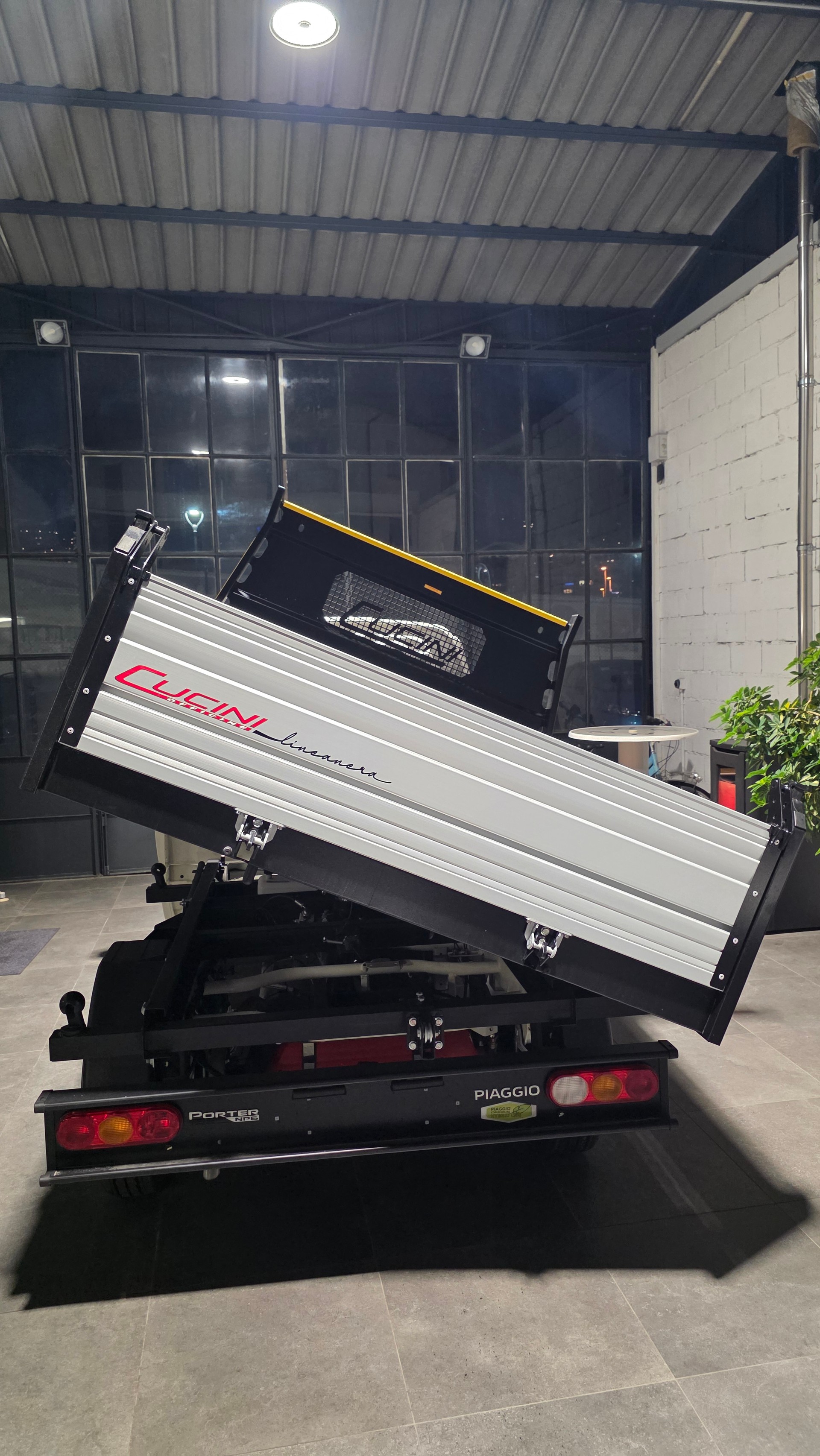 PIAGGIO Porter NP6 1.5 CNG Short Range Pro-image-4