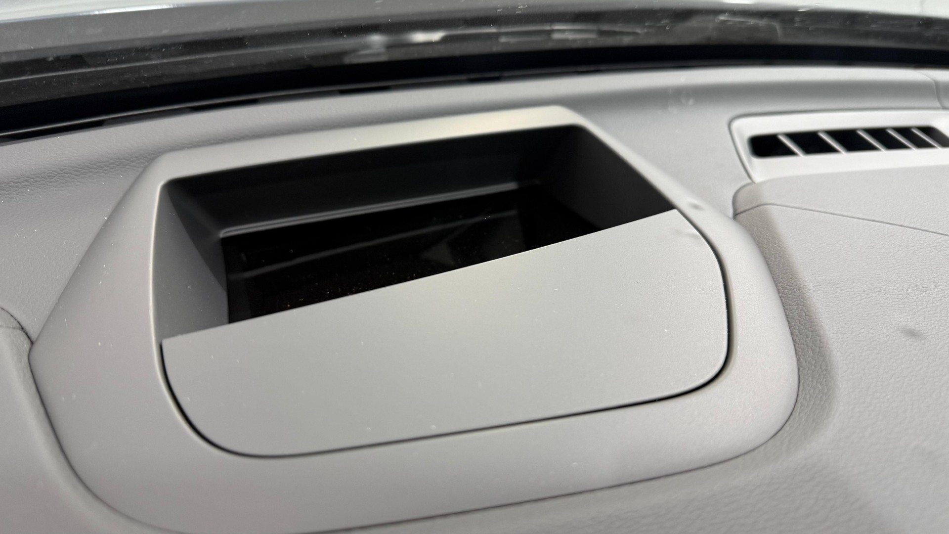 VOLVO XC60 2.0 T6 TE Ultra Dark eAWD-image-14