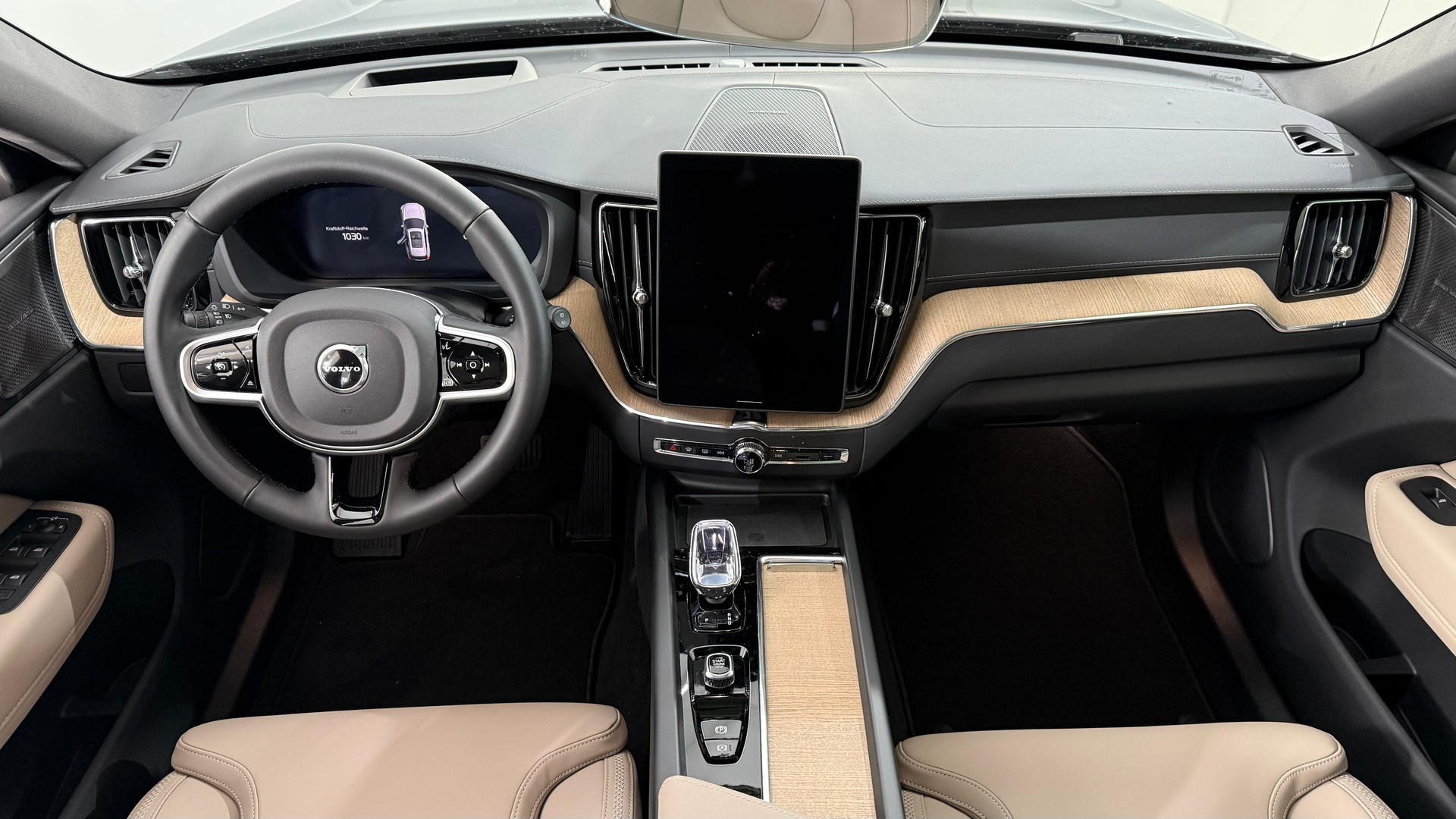 VOLVO XC60 2.0 T6 TE Ultra Dark eAWD-image-4