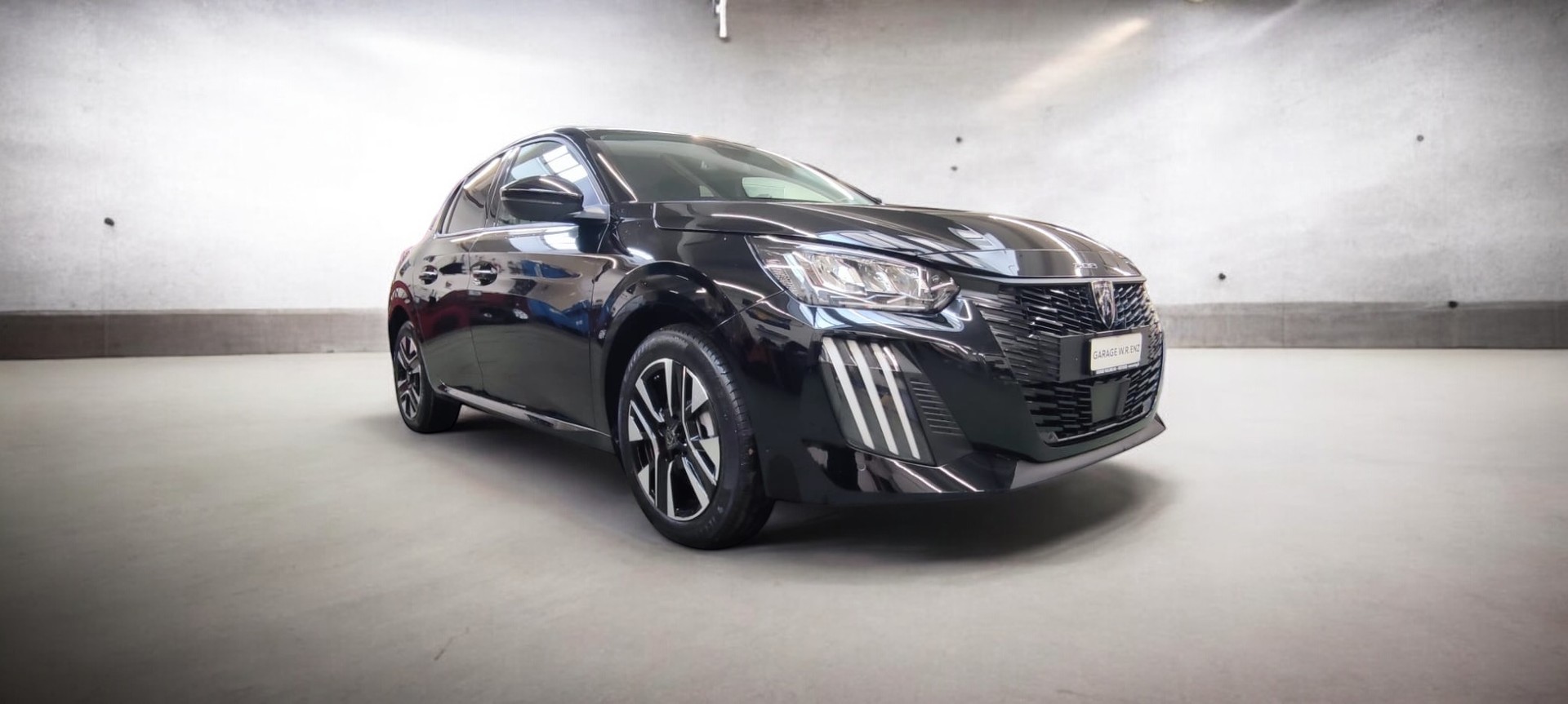PEUGEOT 208 1.2 MHEV 110 Allure Premium-image-2
