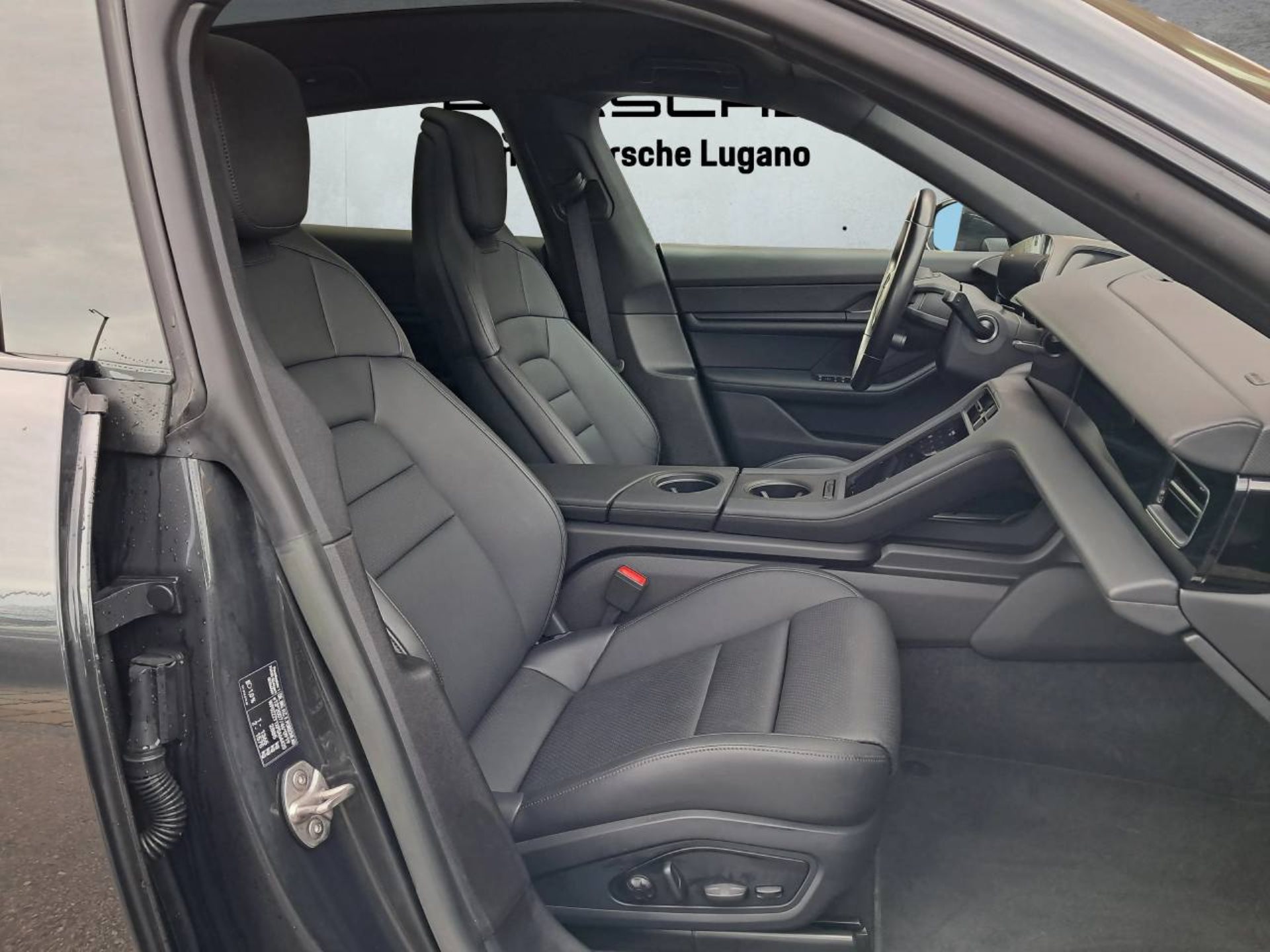 PORSCHE Taycan 4S Cross Turismo (MY23)-image-14