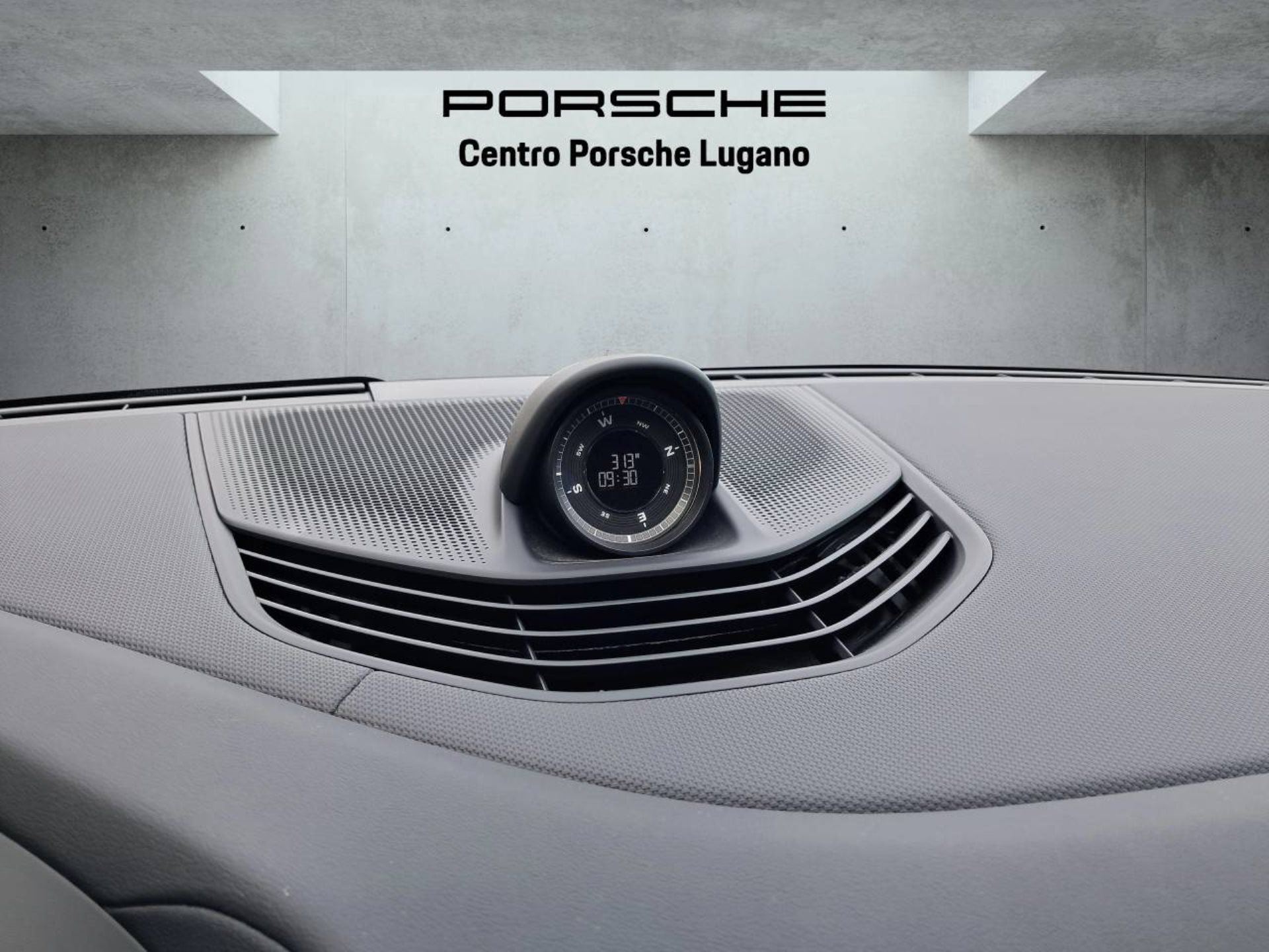 PORSCHE Taycan 4S Cross Turismo (MY23)-image-25