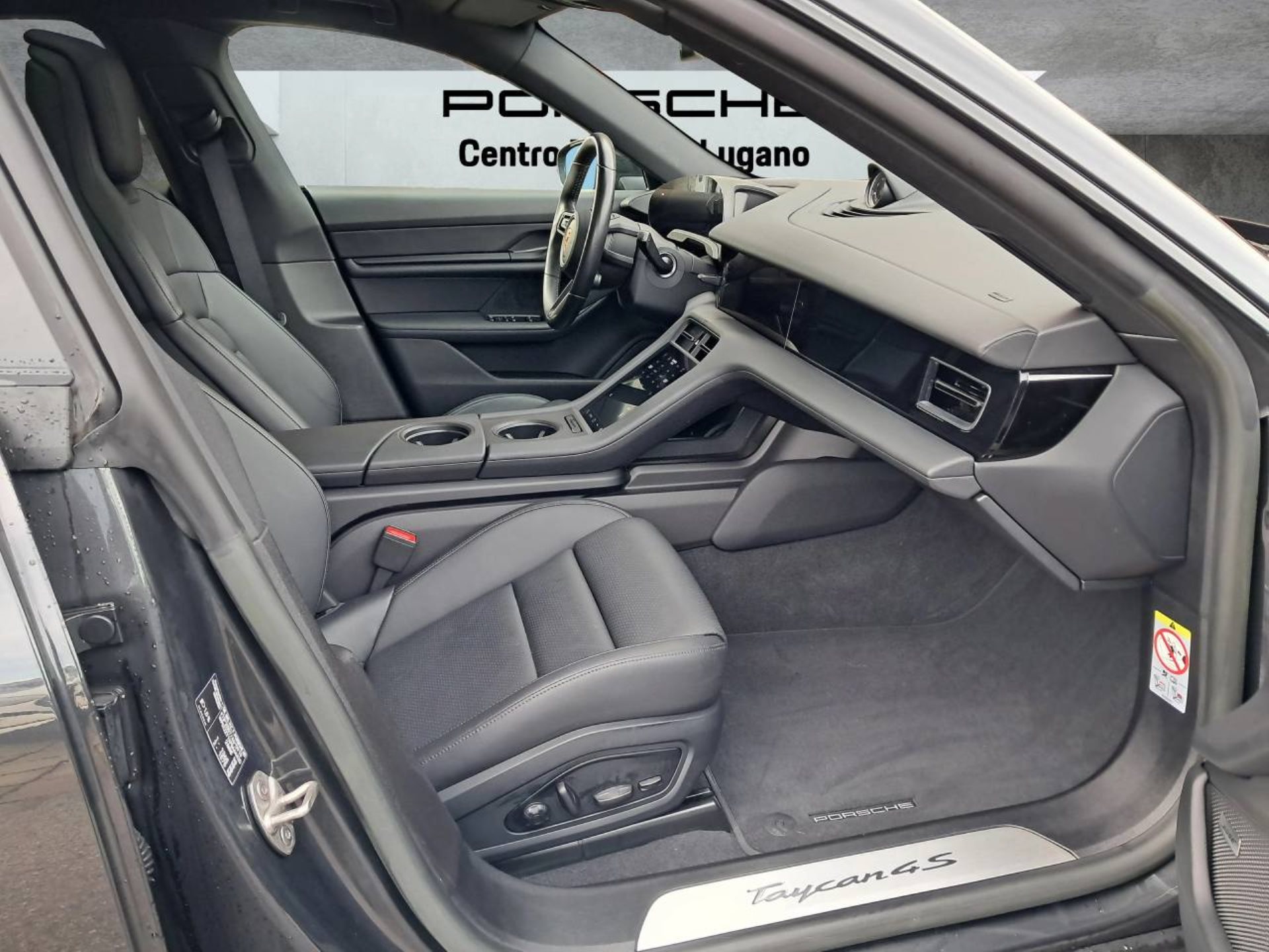 PORSCHE Taycan 4S Cross Turismo (MY23)-image-13