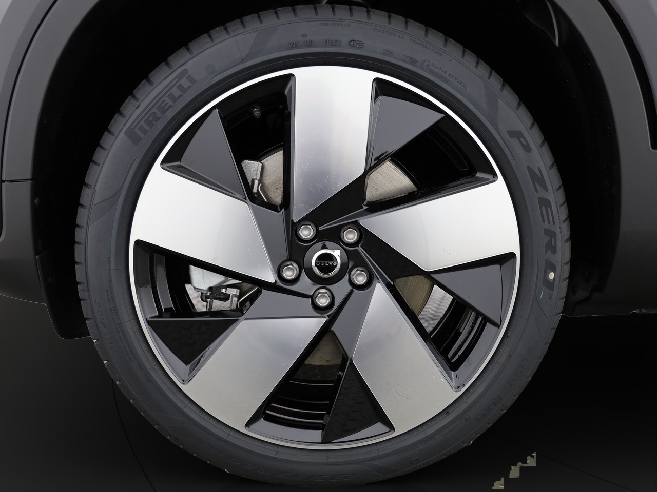 VOLVO EC40 Twin Ultra AWD XCENTRIC-image-3