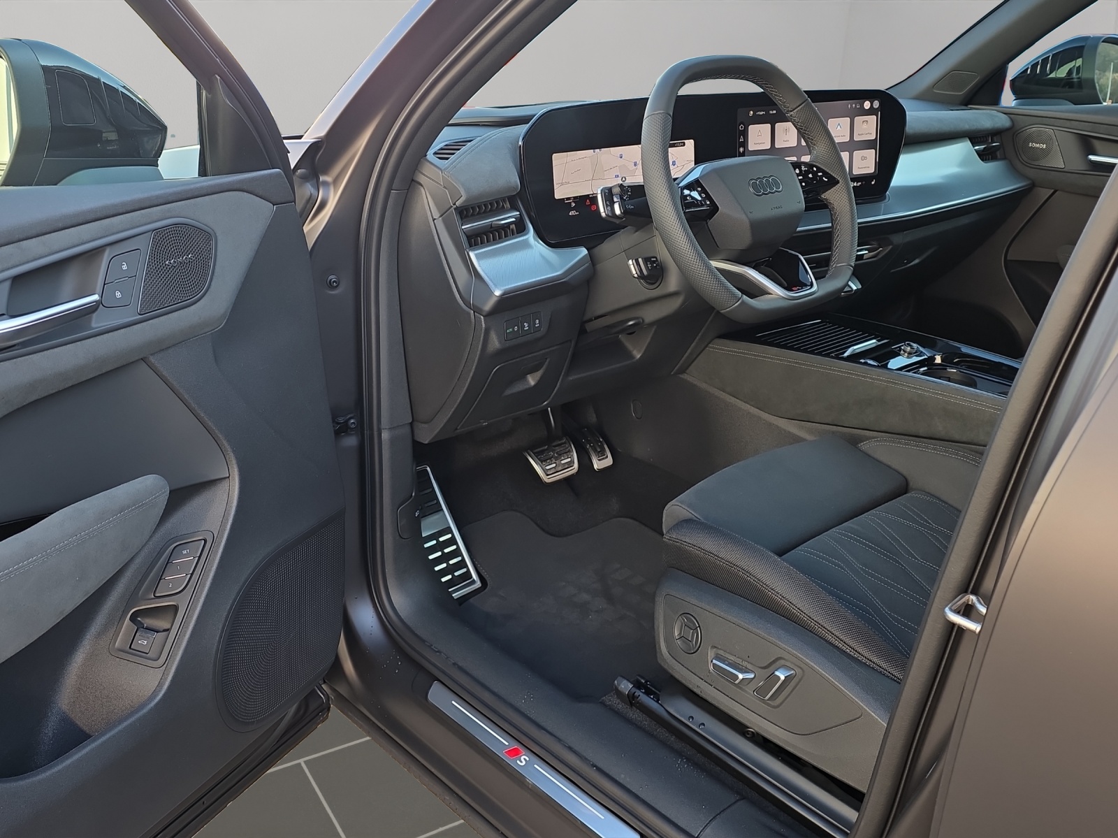 AUDI Q3 SUV TFSI quattro 195 kW S tronic-image-6