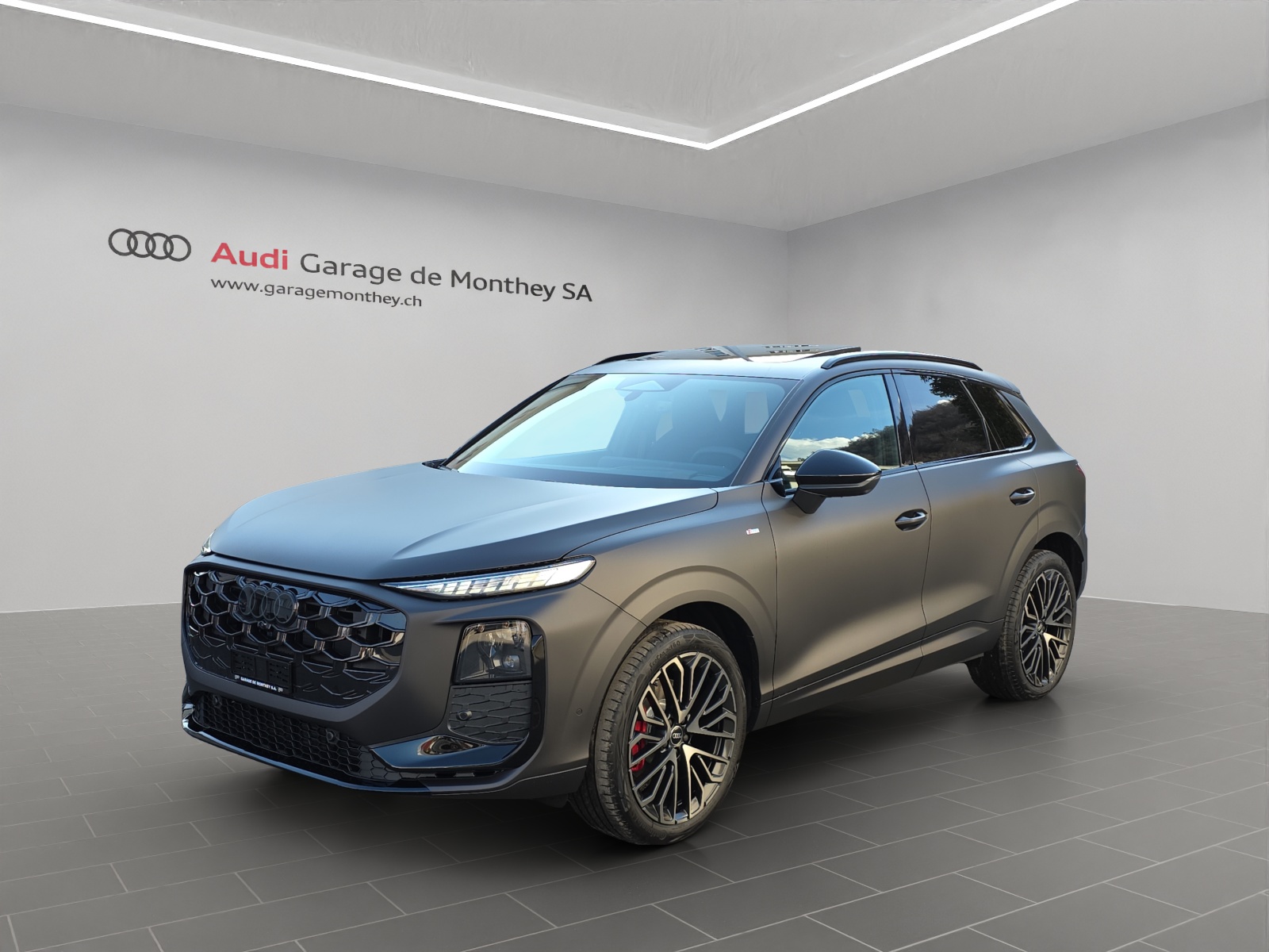 AUDI Q3 SUV TFSI quattro 195 kW S tronic-image-0