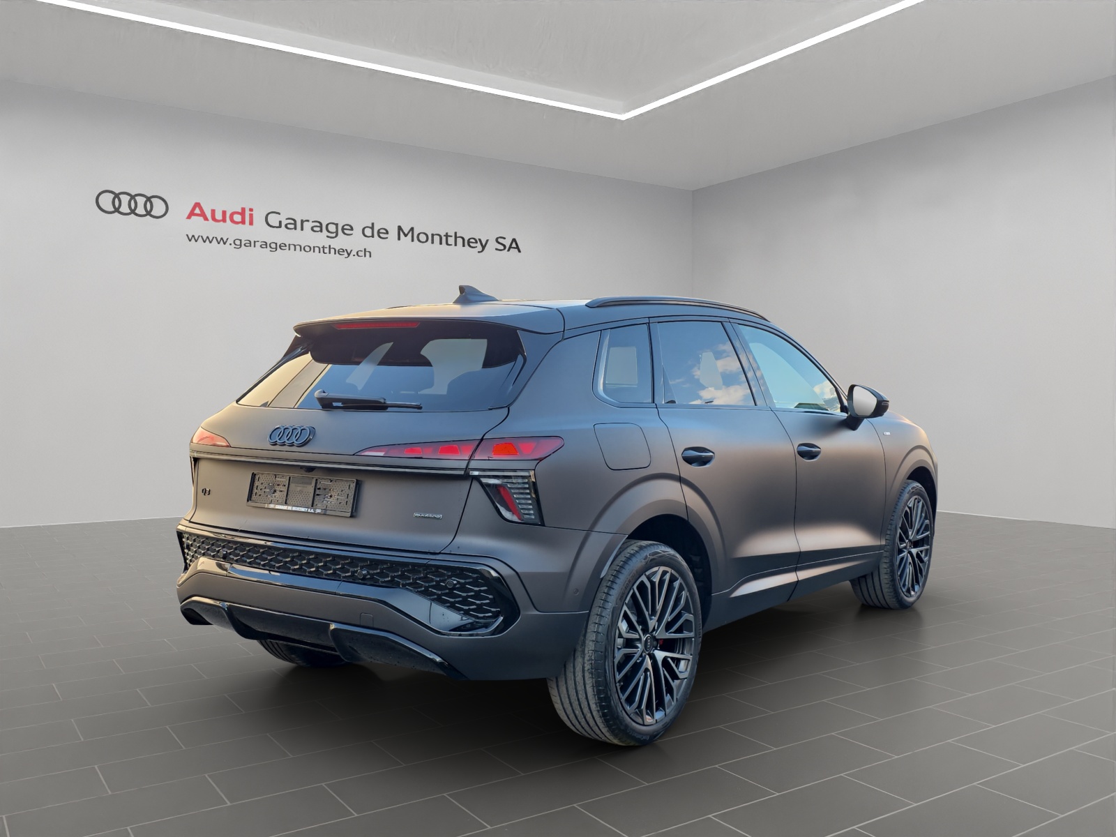 AUDI Q3 SUV TFSI quattro 195 kW S tronic-image-3