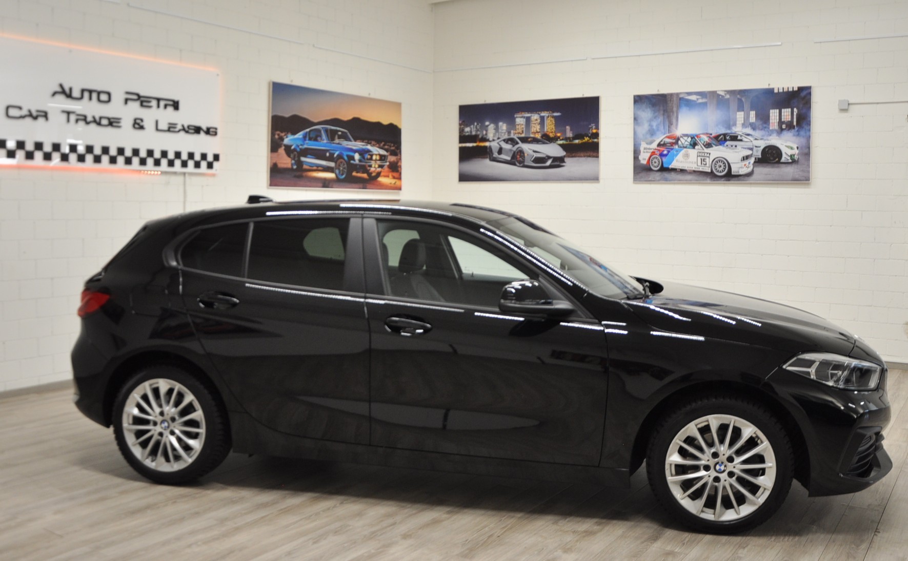BMW 118i Fleet Edition Steptronic-image-4