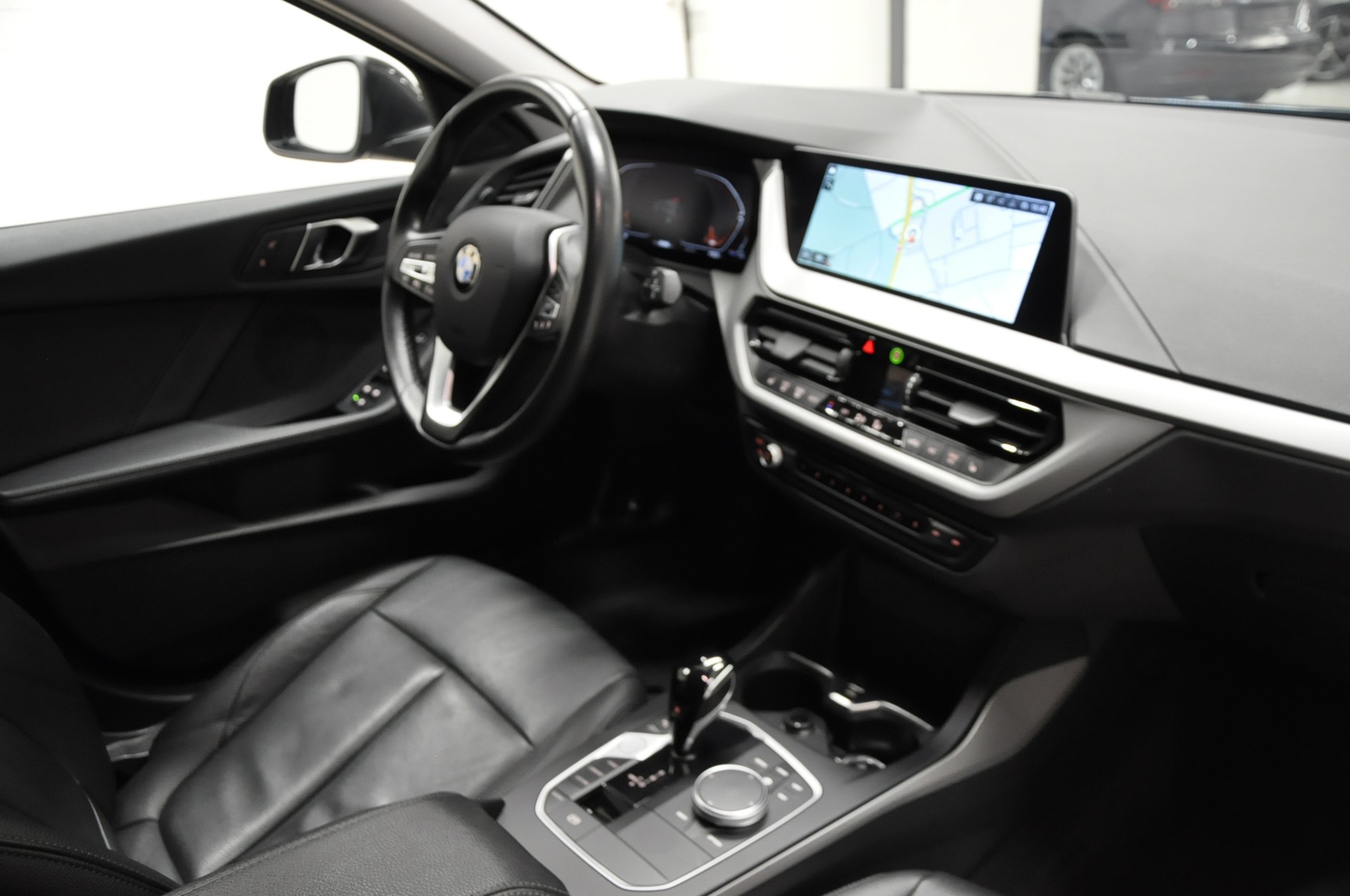 BMW 118i Fleet Edition Steptronic-image-11