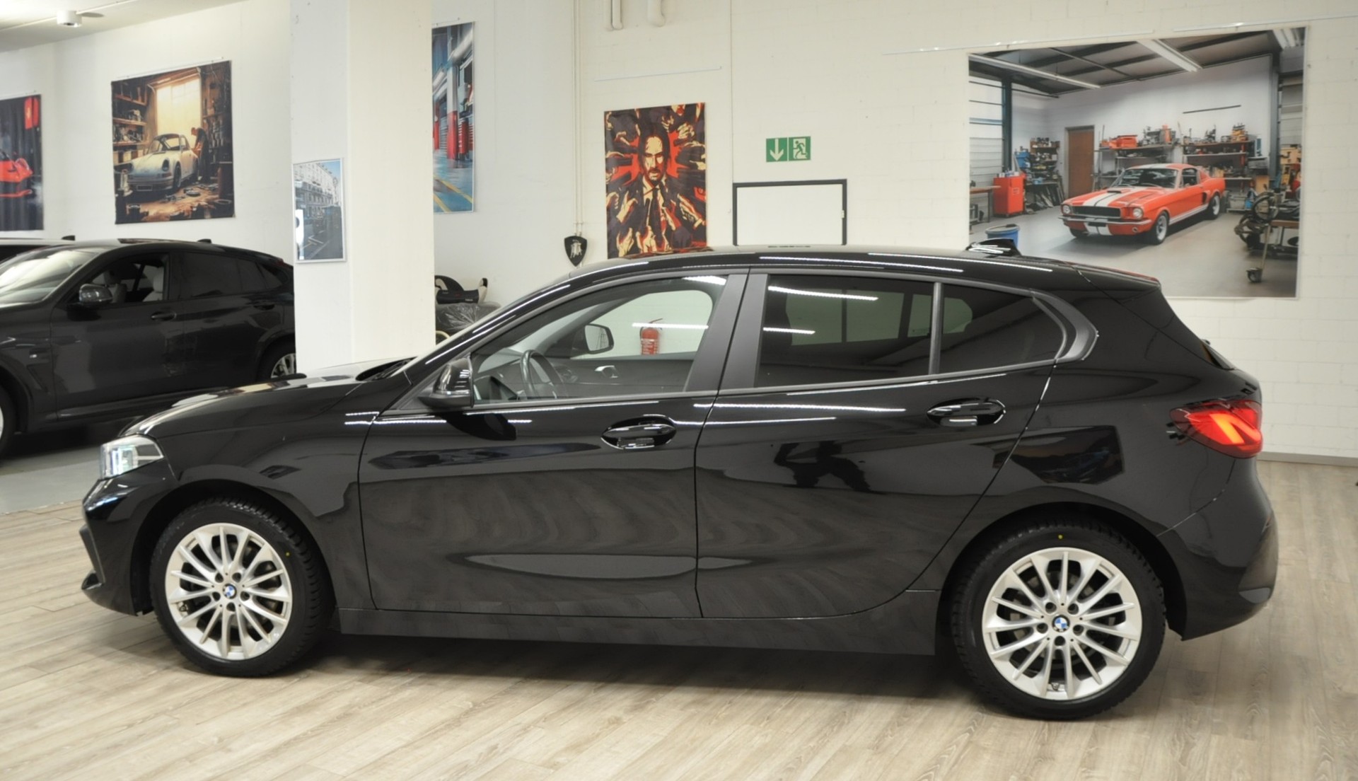 BMW 118i Fleet Edition Steptronic-image-2