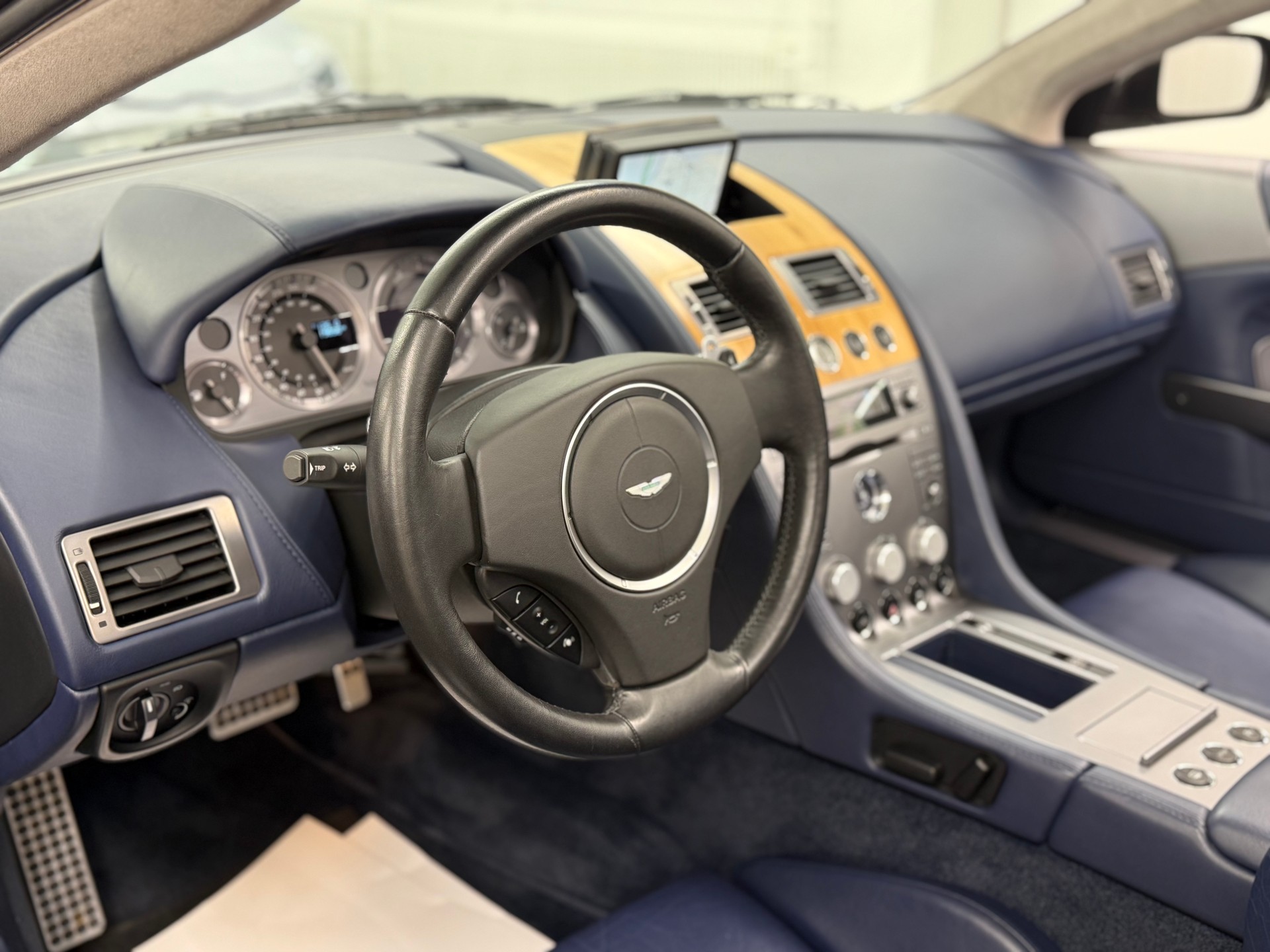 ASTON MARTIN DB9 Volante Touchtronic 2-image-21