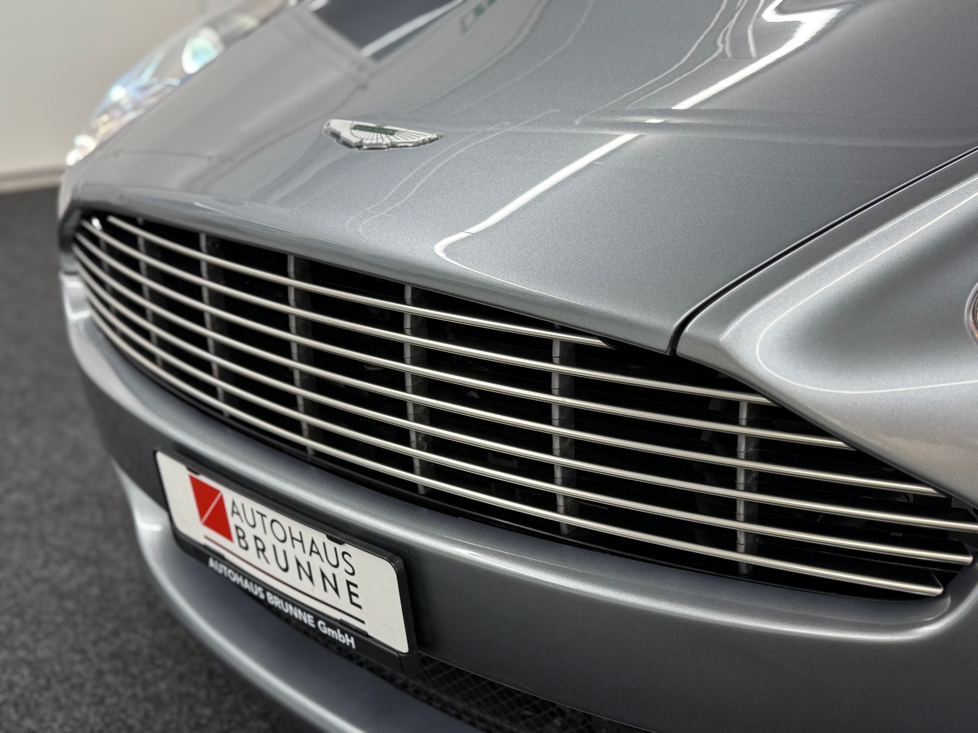 ASTON MARTIN DB9 Volante Touchtronic 2-image-16