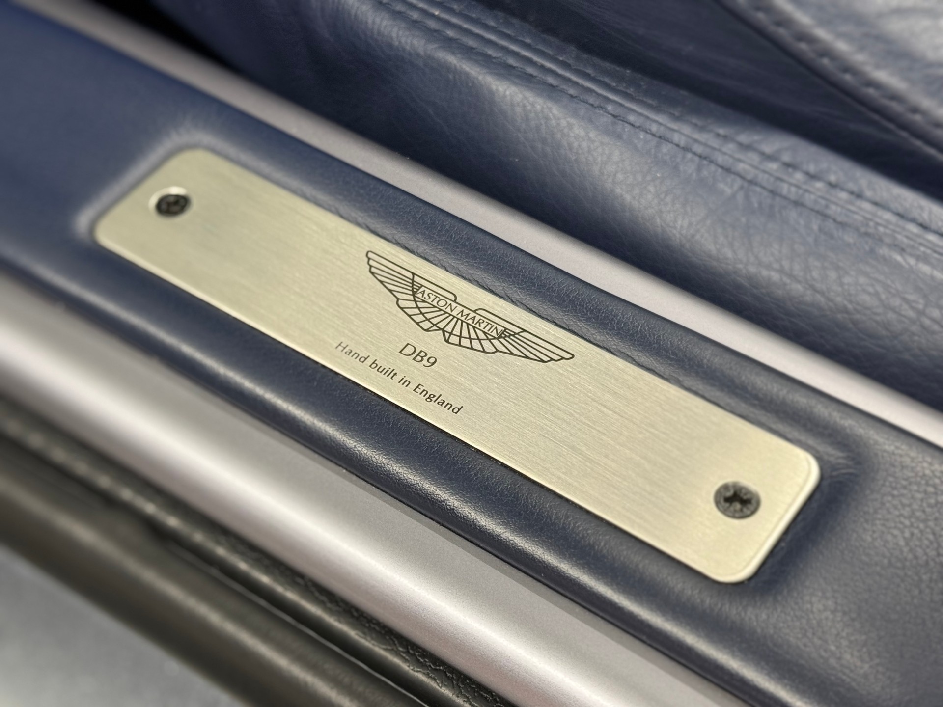 ASTON MARTIN DB9 Volante Touchtronic 2-image-15