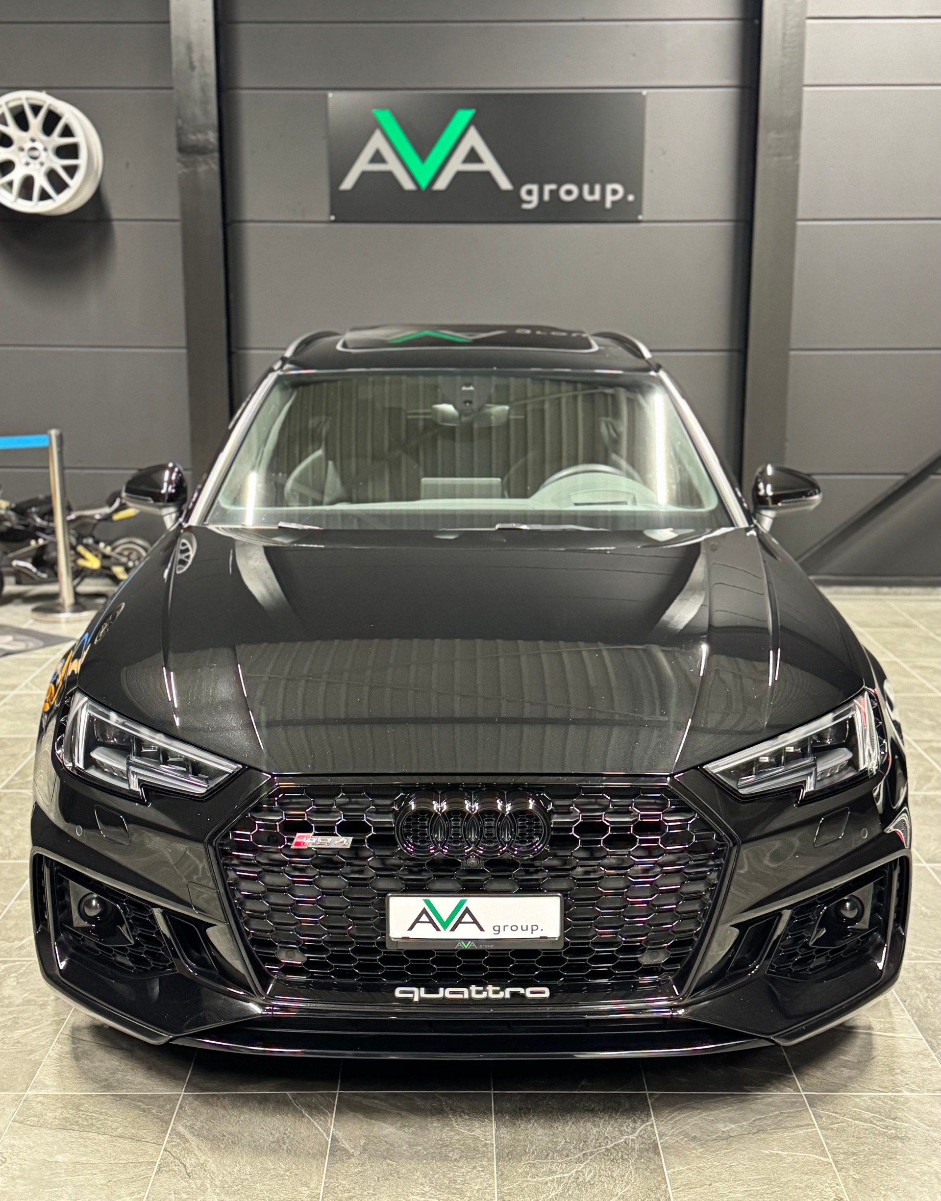 AUDI RS4 Avant 2.9 TFSI quattro tiptronic *ALLBLACK*-image-3