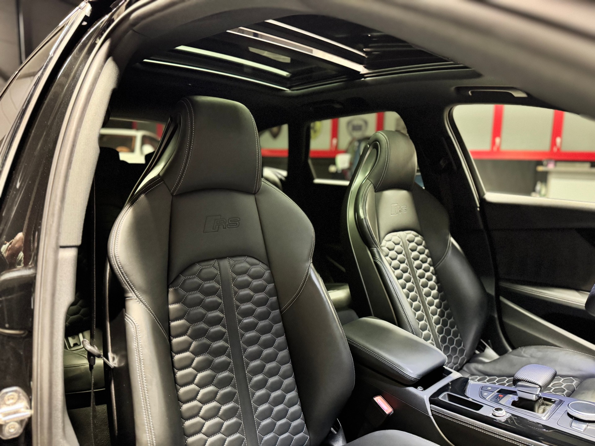 AUDI RS4 Avant 2.9 TFSI quattro tiptronic *ALLBLACK*-image-11