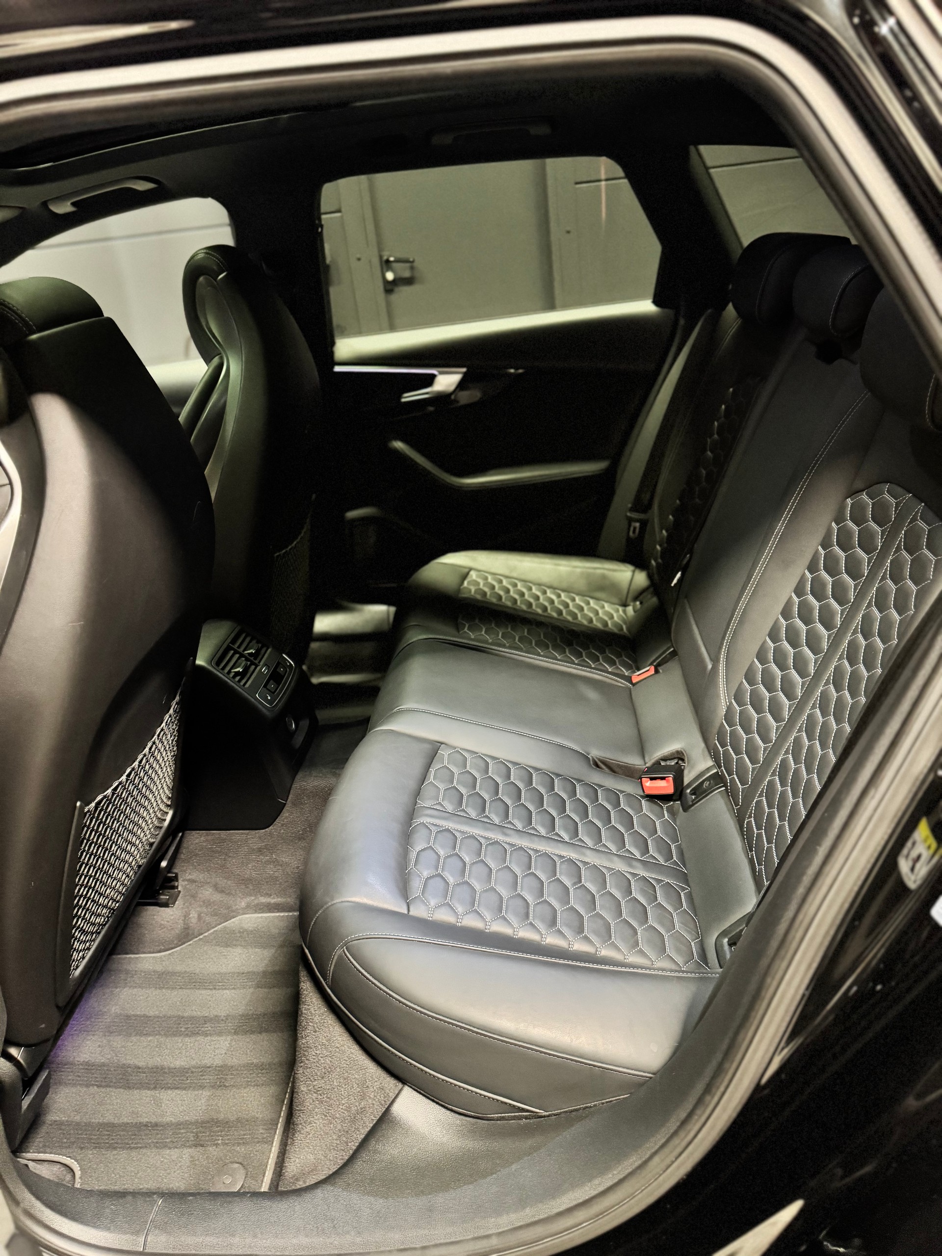 AUDI RS4 Avant 2.9 TFSI quattro tiptronic *ALLBLACK*-image-13