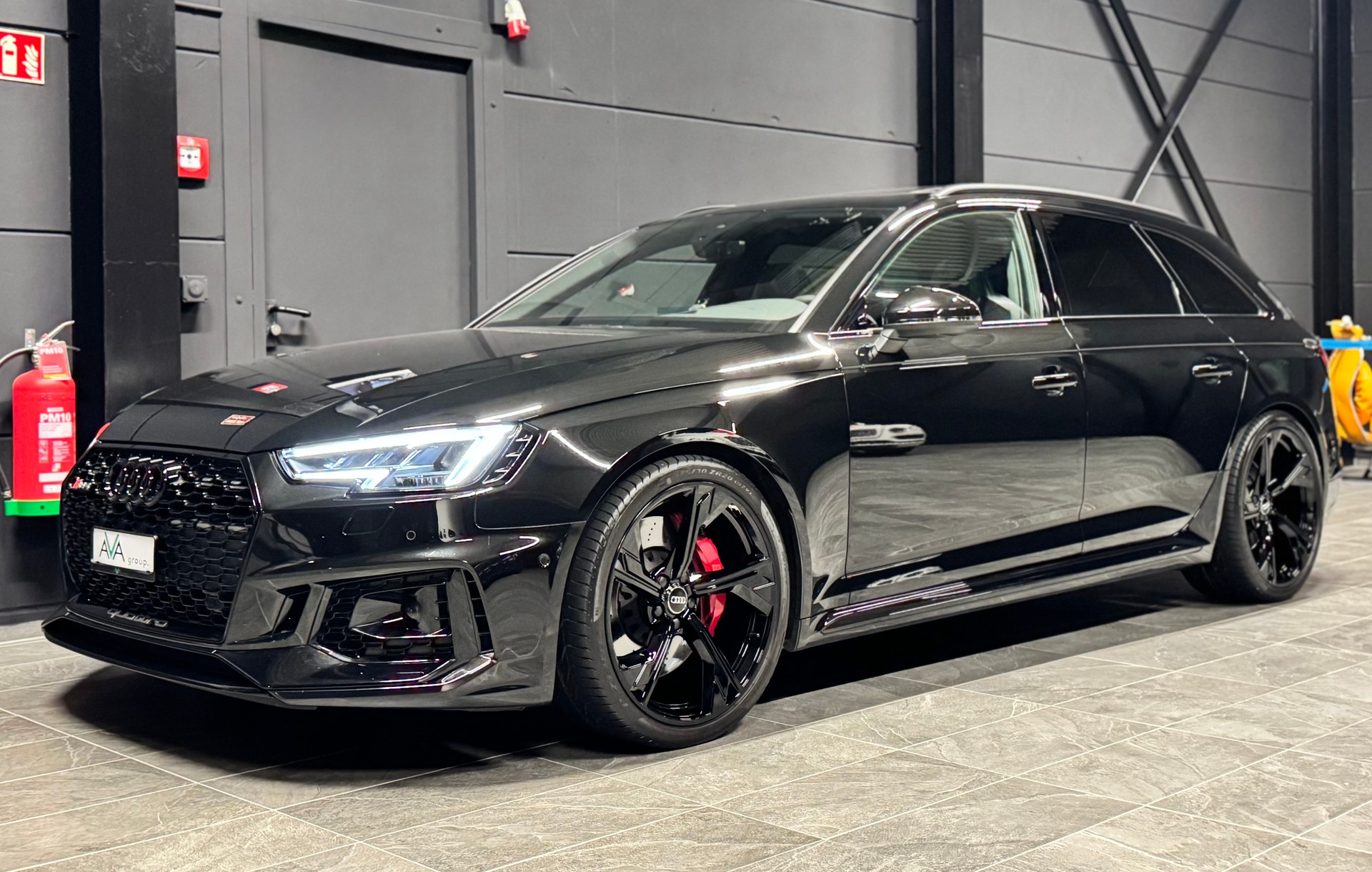 AUDI RS4 Avant 2.9 TFSI quattro tiptronic *ALLBLACK*-image-6