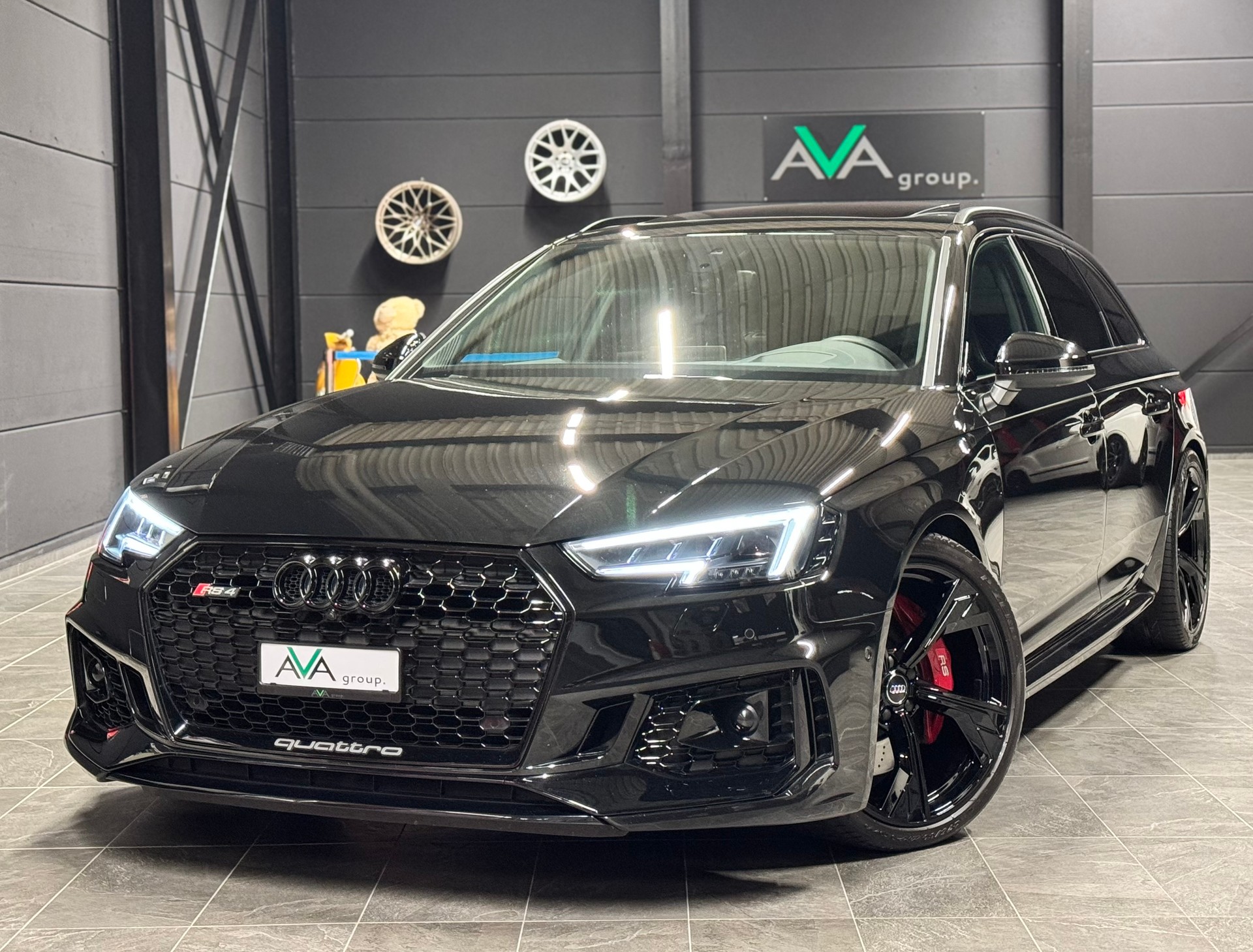 AUDI RS4 Avant 2.9 TFSI quattro tiptronic *ALLBLACK*-image-0