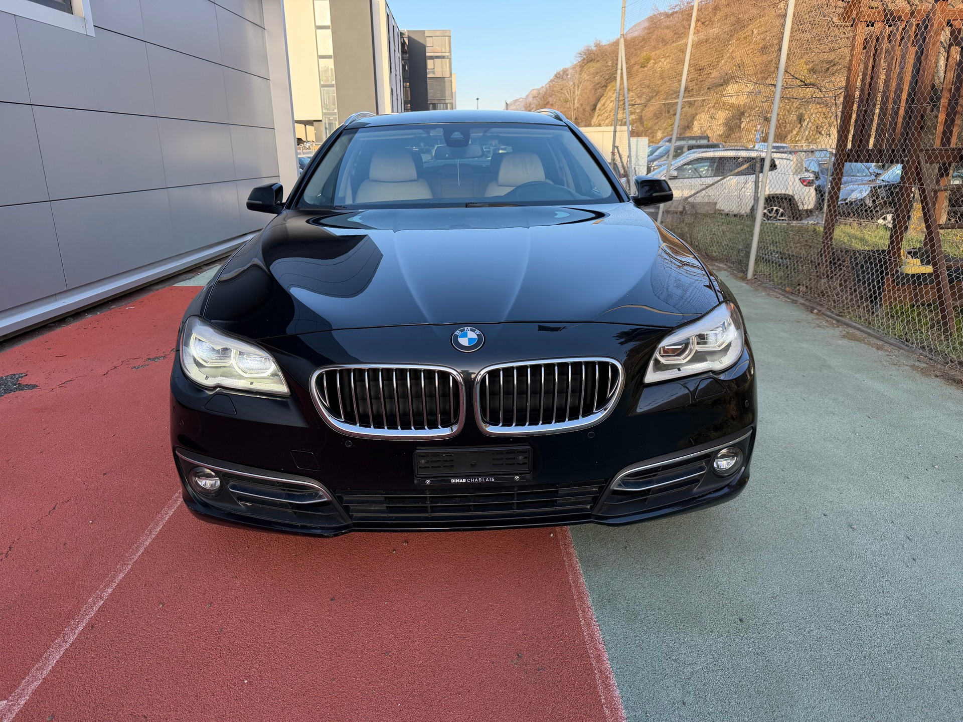 BMW 525d Touring xDrive Luxury Line Steptronic-image-2
