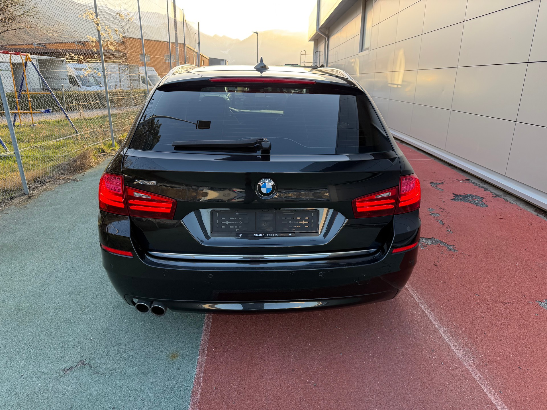 BMW 525d Touring xDrive Luxury Line Steptronic-image-5