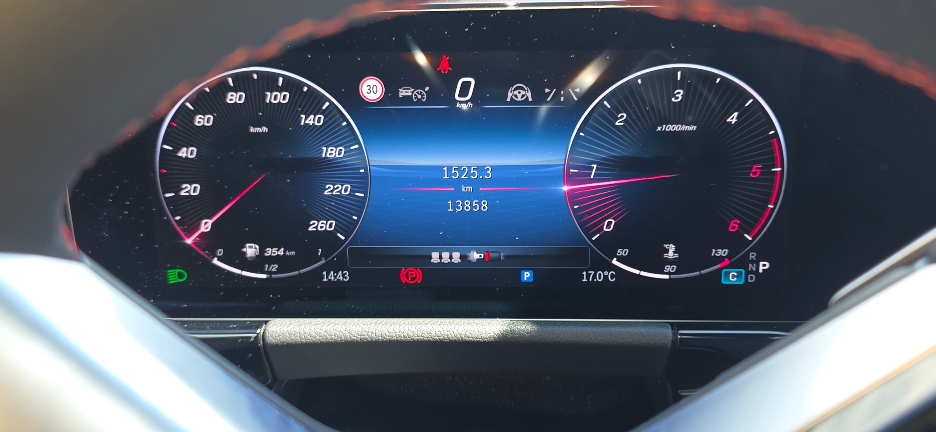 MERCEDES-BENZ GLA 220d 4Matic 8G-DCTSwiss Star-image-2