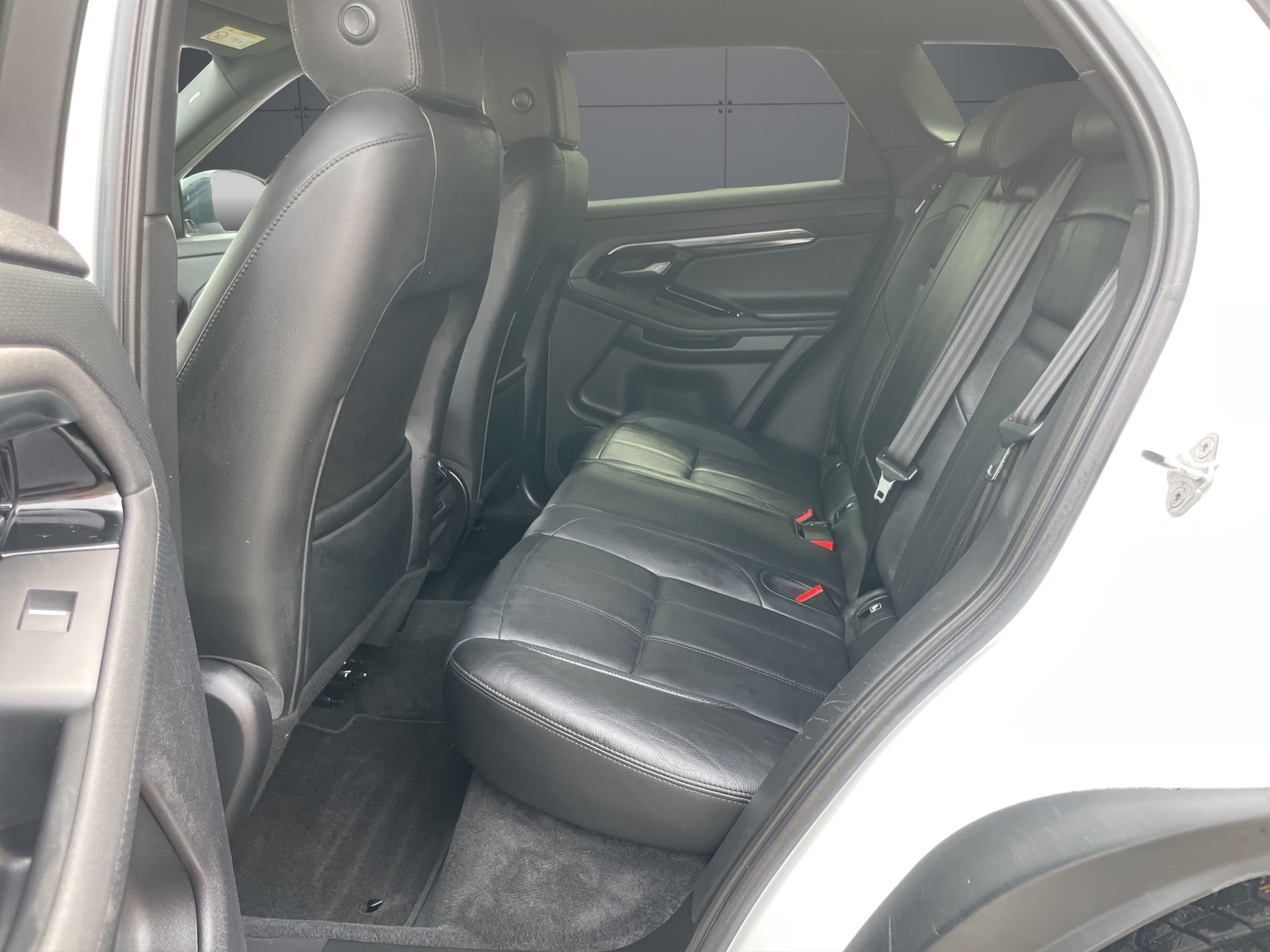 LAND ROVER Range Rover Evoque D 150 S AT9-image-8