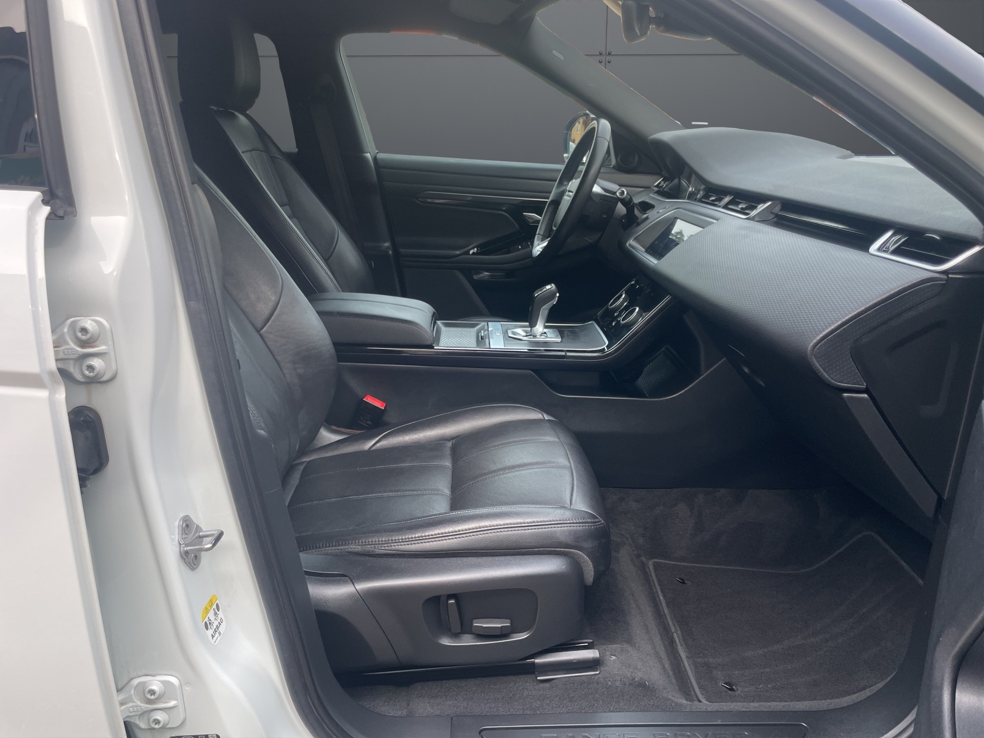 LAND ROVER Range Rover Evoque D 150 S AT9-image-7