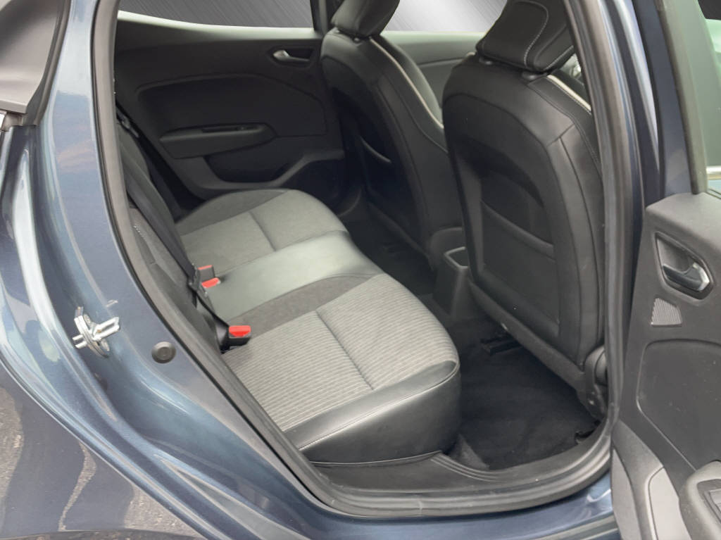RENAULT Clio 1.0 TCe techno CVT-image-13