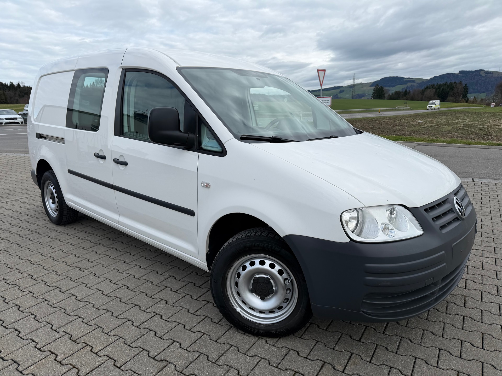 VW Caddy Maxi 1.9TDI-image-2