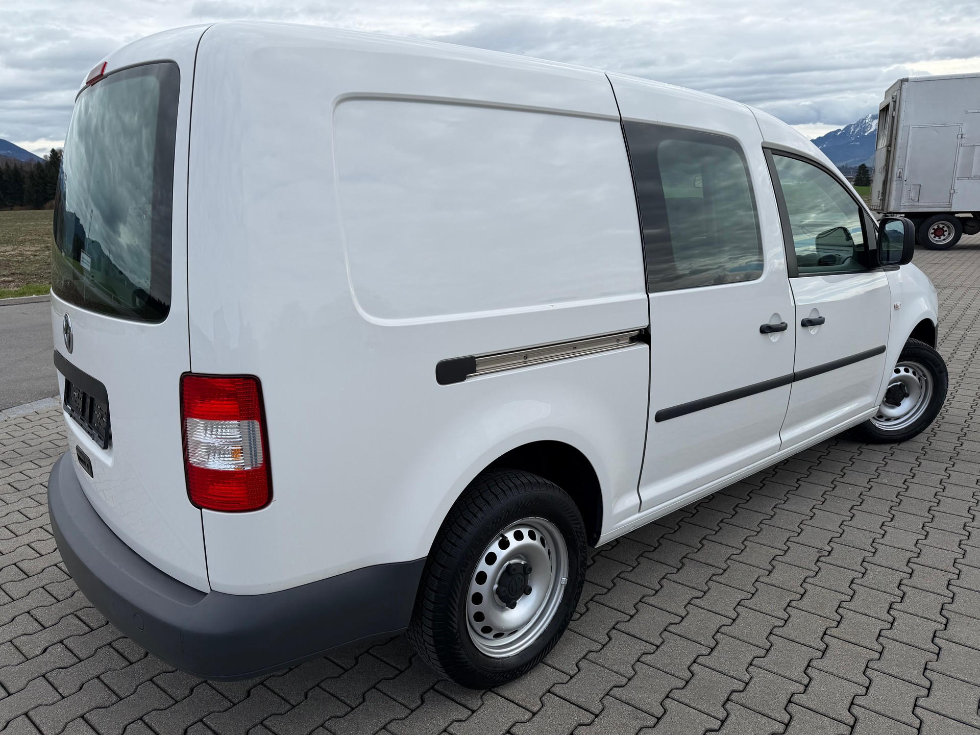 VW Caddy Maxi 1.9TDI-image-3
