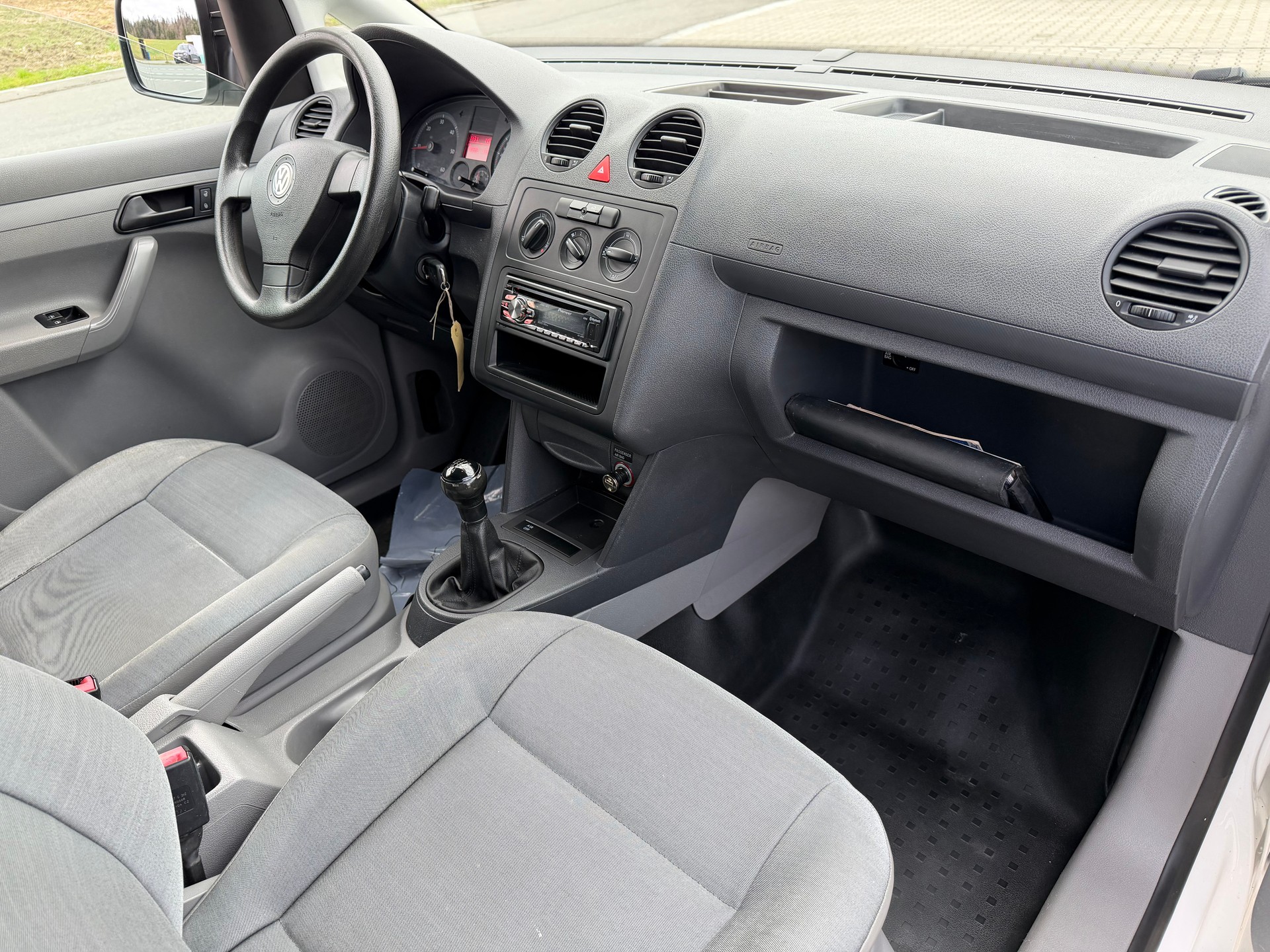 VW Caddy Maxi 1.9TDI-image-4