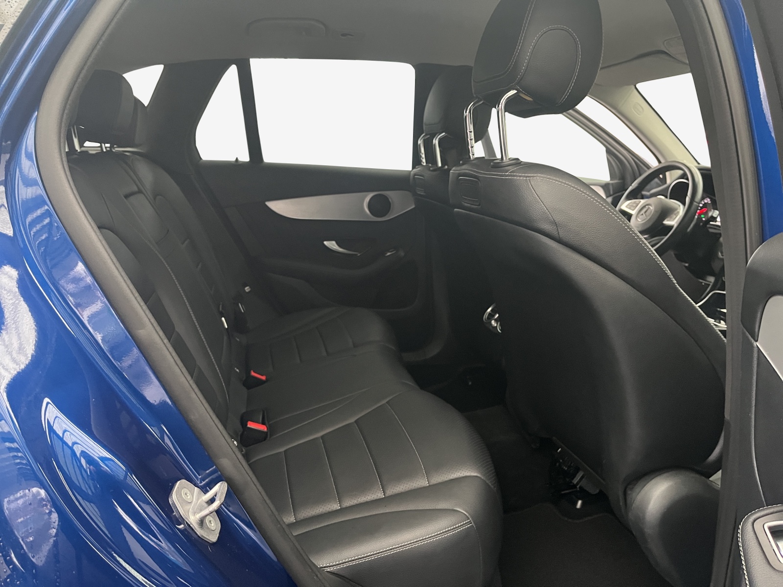 MERCEDES-BENZ GLC 350 e AMG Line 4Matic 7G-Tronic-image-13