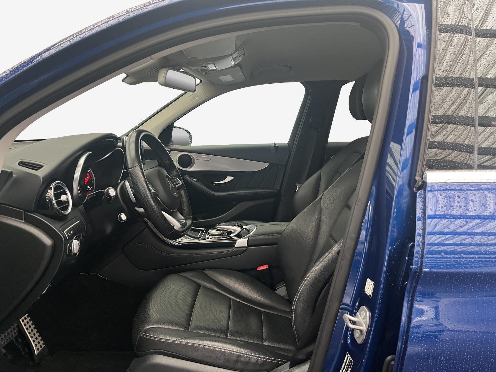 MERCEDES-BENZ GLC 350 e AMG Line 4Matic 7G-Tronic-image-7