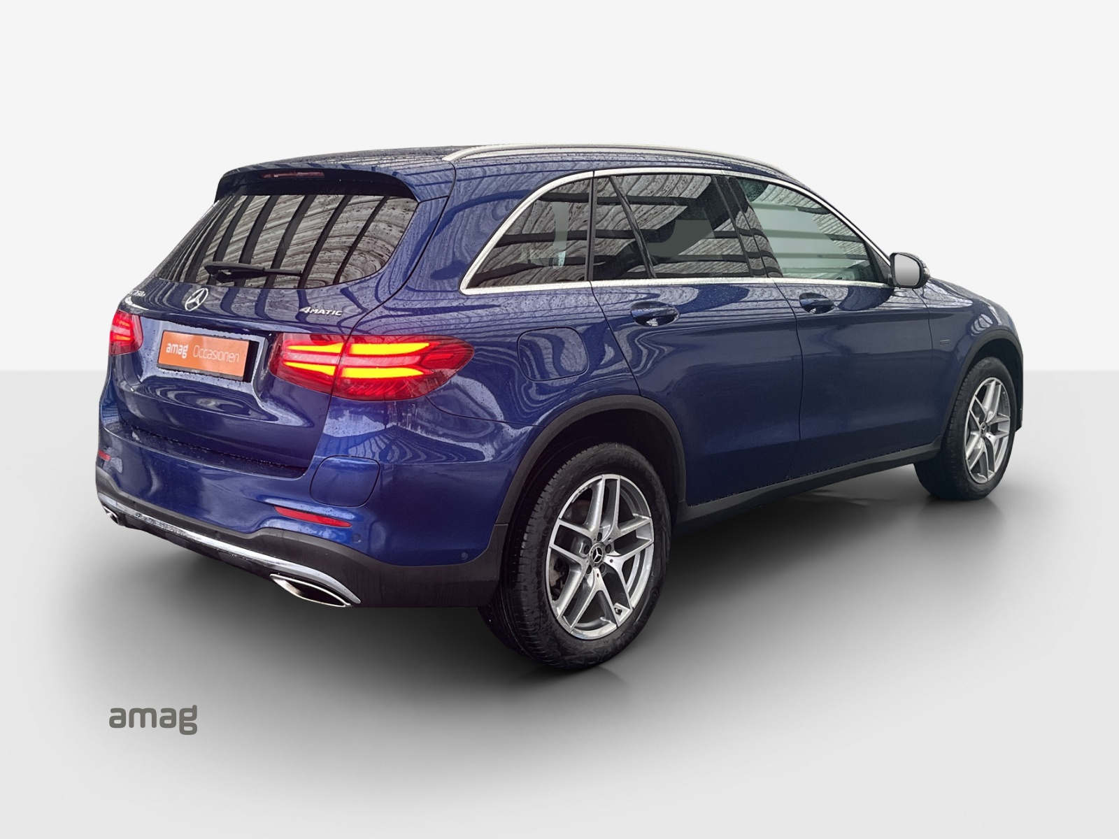 MERCEDES-BENZ GLC 350 e AMG Line 4Matic 7G-Tronic-image-4