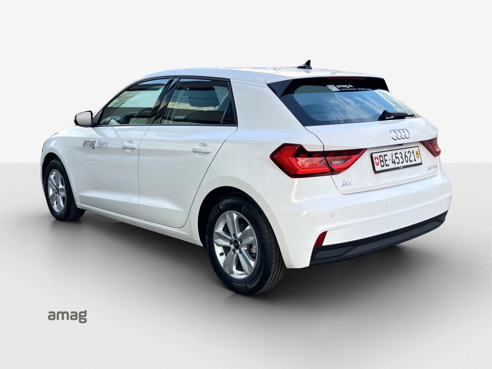 AUDI A1 Sportback 30 TFSI Attraction S-tronic-image-2
